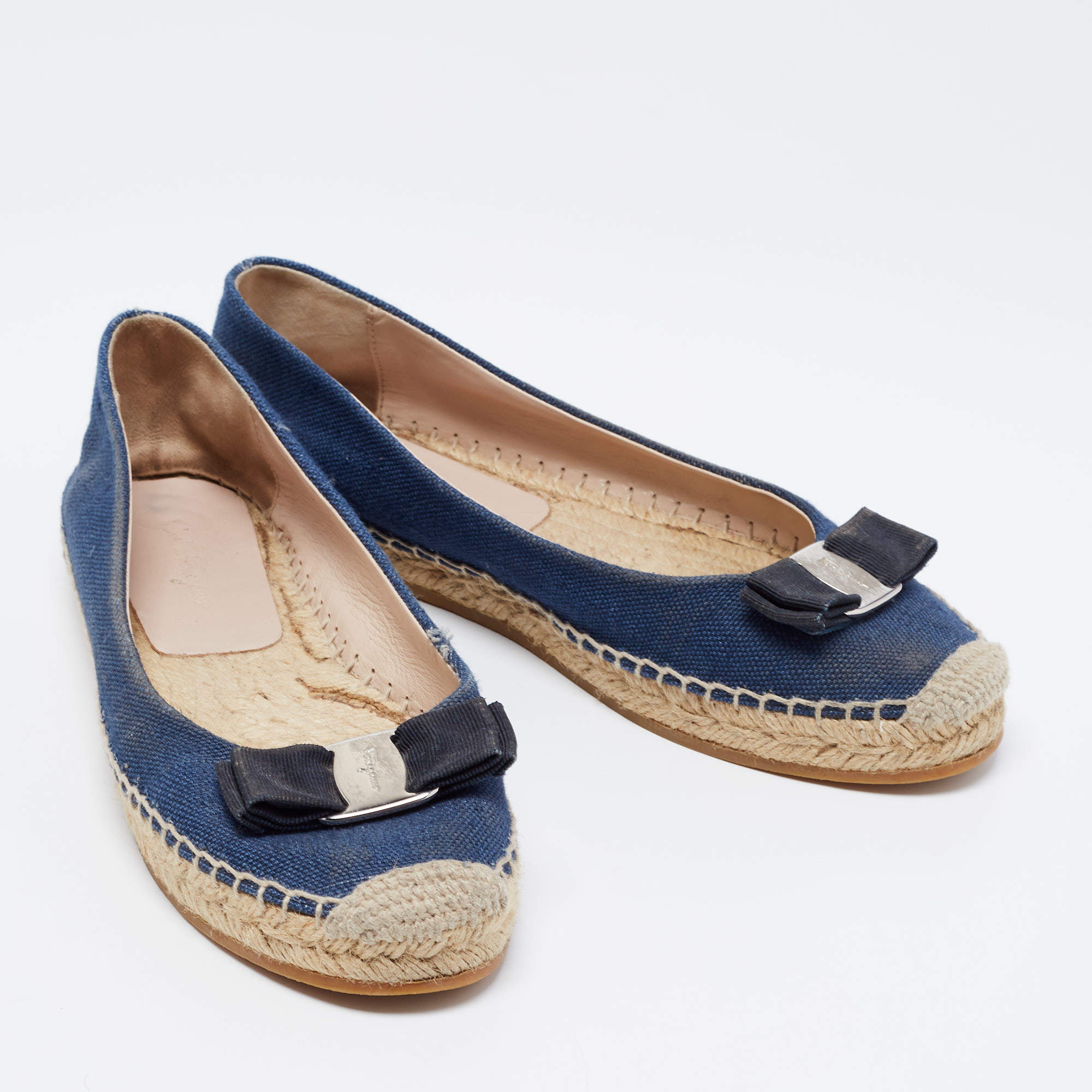 Salvatore Ferragamo SEVERINA Blue Denim Flat Heels Size 8.5 AA 