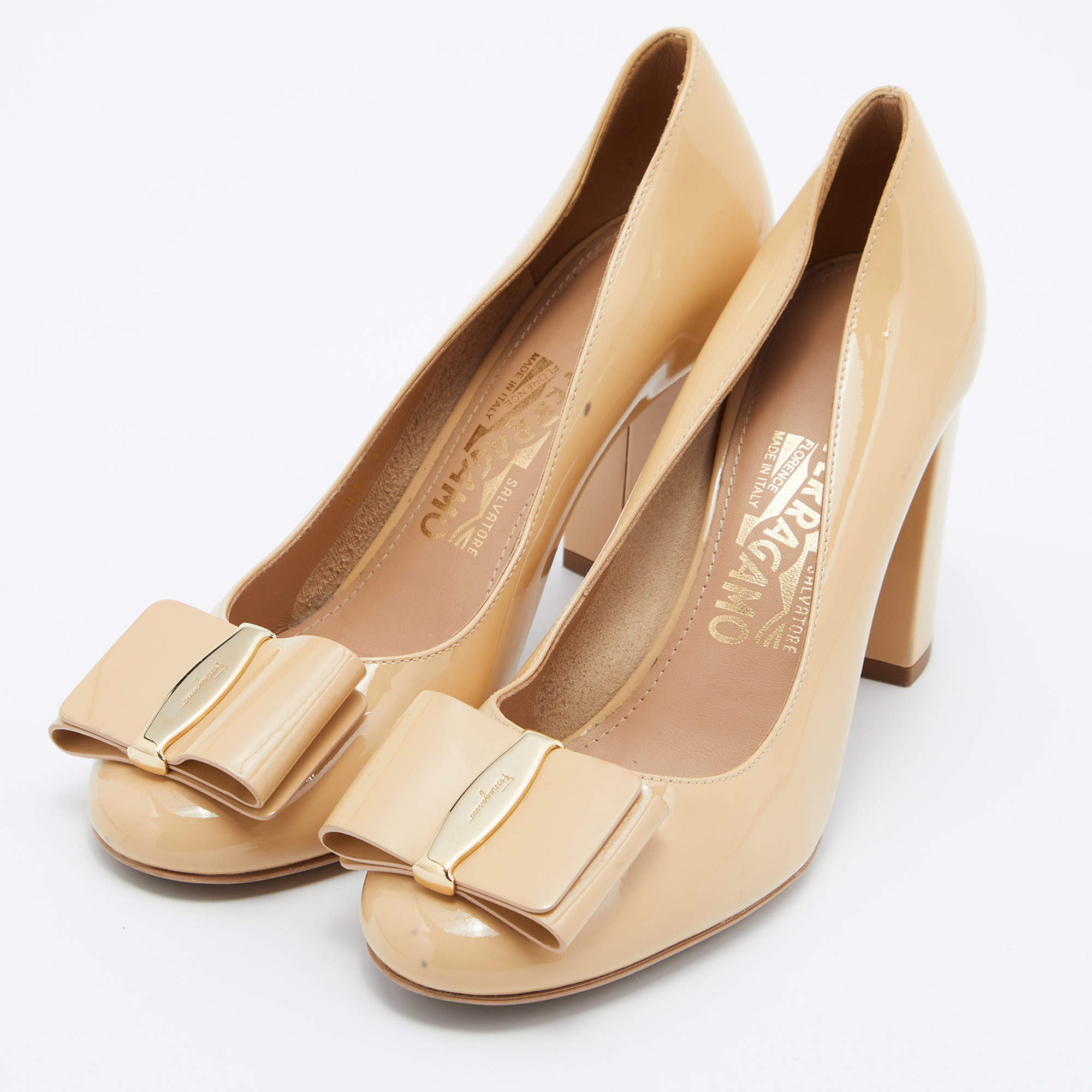 Pre Owned Salvatore Ferragamo Beige Patent Leather Carla Vara Bow Block Heel Pumps Size 37.5