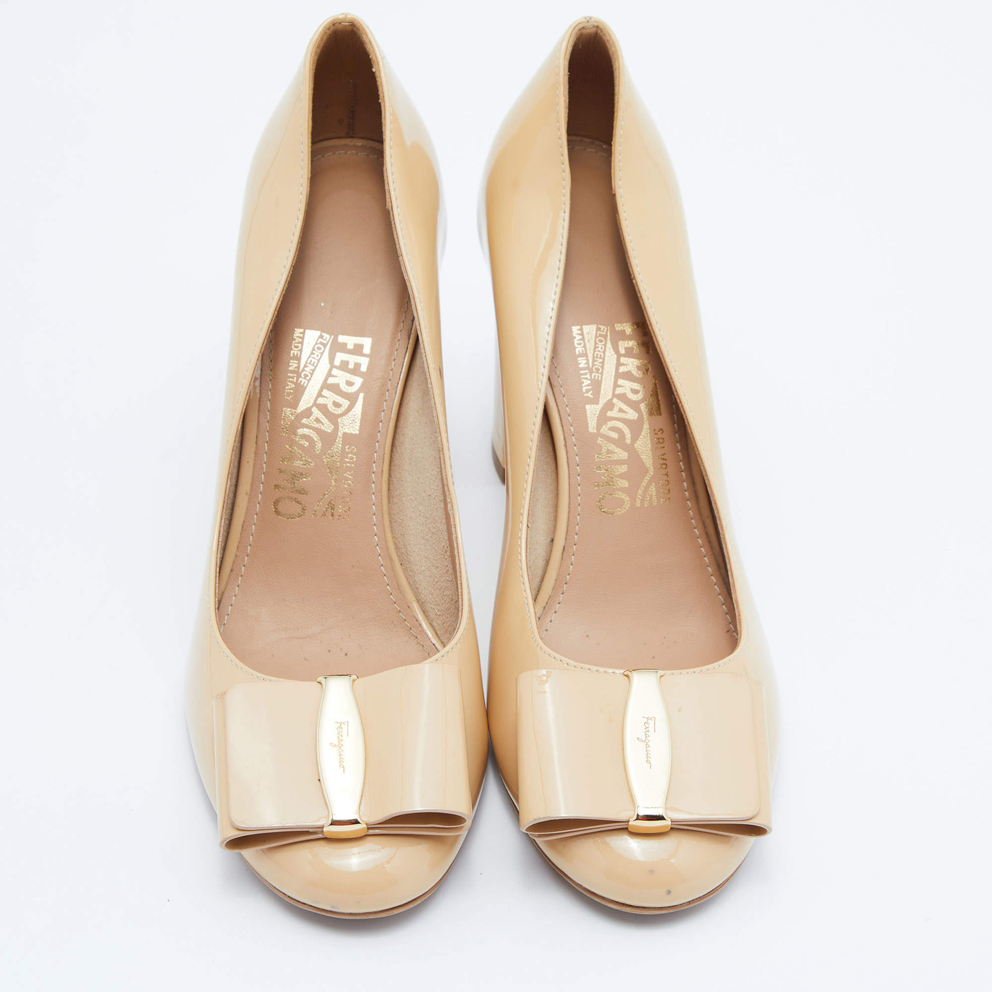 Pre Owned Salvatore Ferragamo Beige Patent Leather Carla Vara Bow Block Heel Pumps Size 37.5
