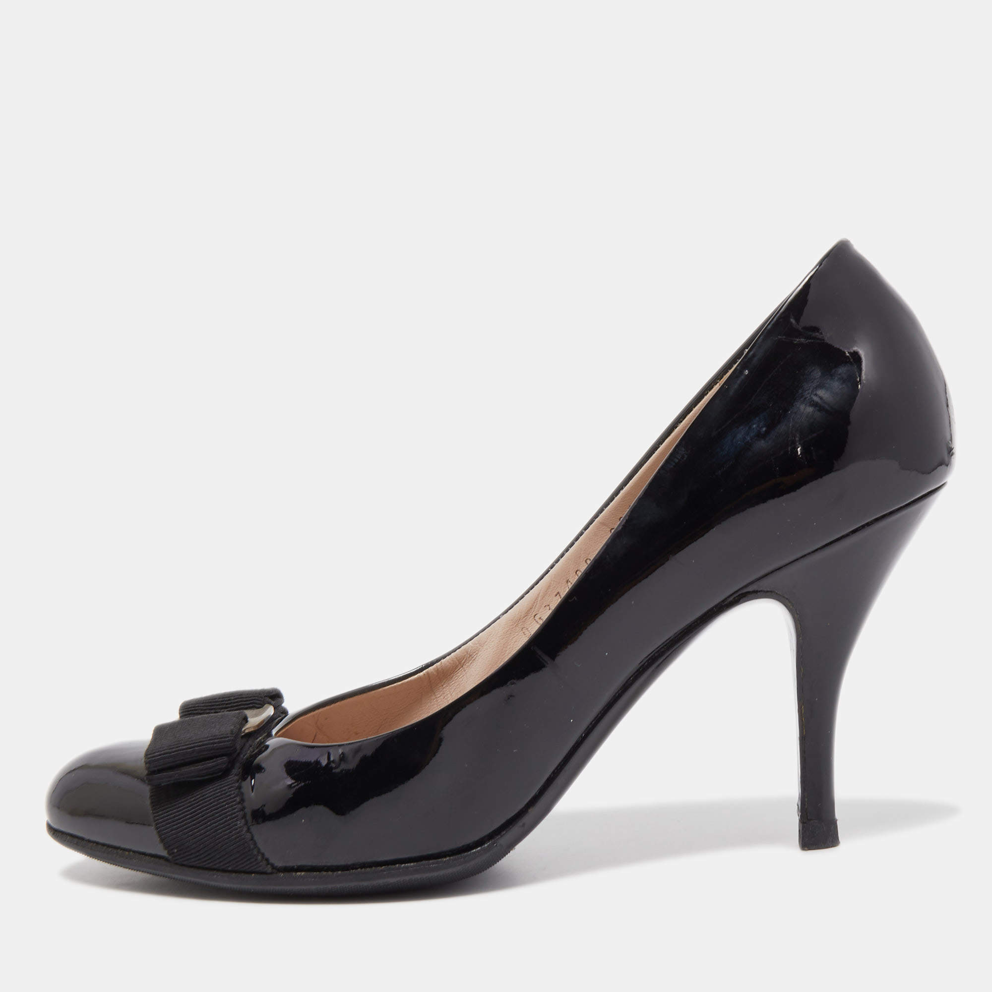 Pre Owned Salvatore Ferragamo Black Patent Leather Vara Bow Pumps Size 39