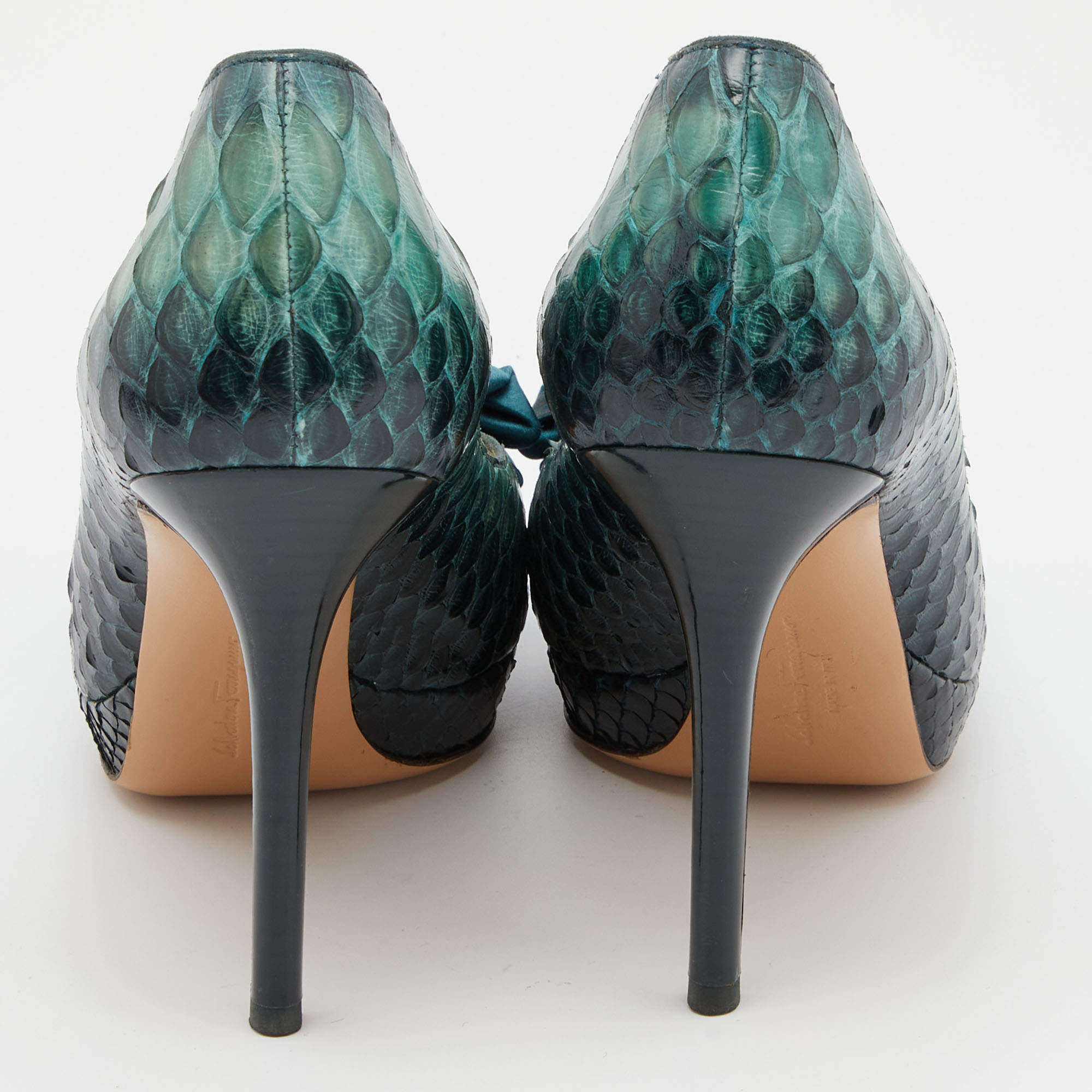 Pre Owned Salvatore Ferragamo Green Python Bow Peep Toe Pumps Size 37.5