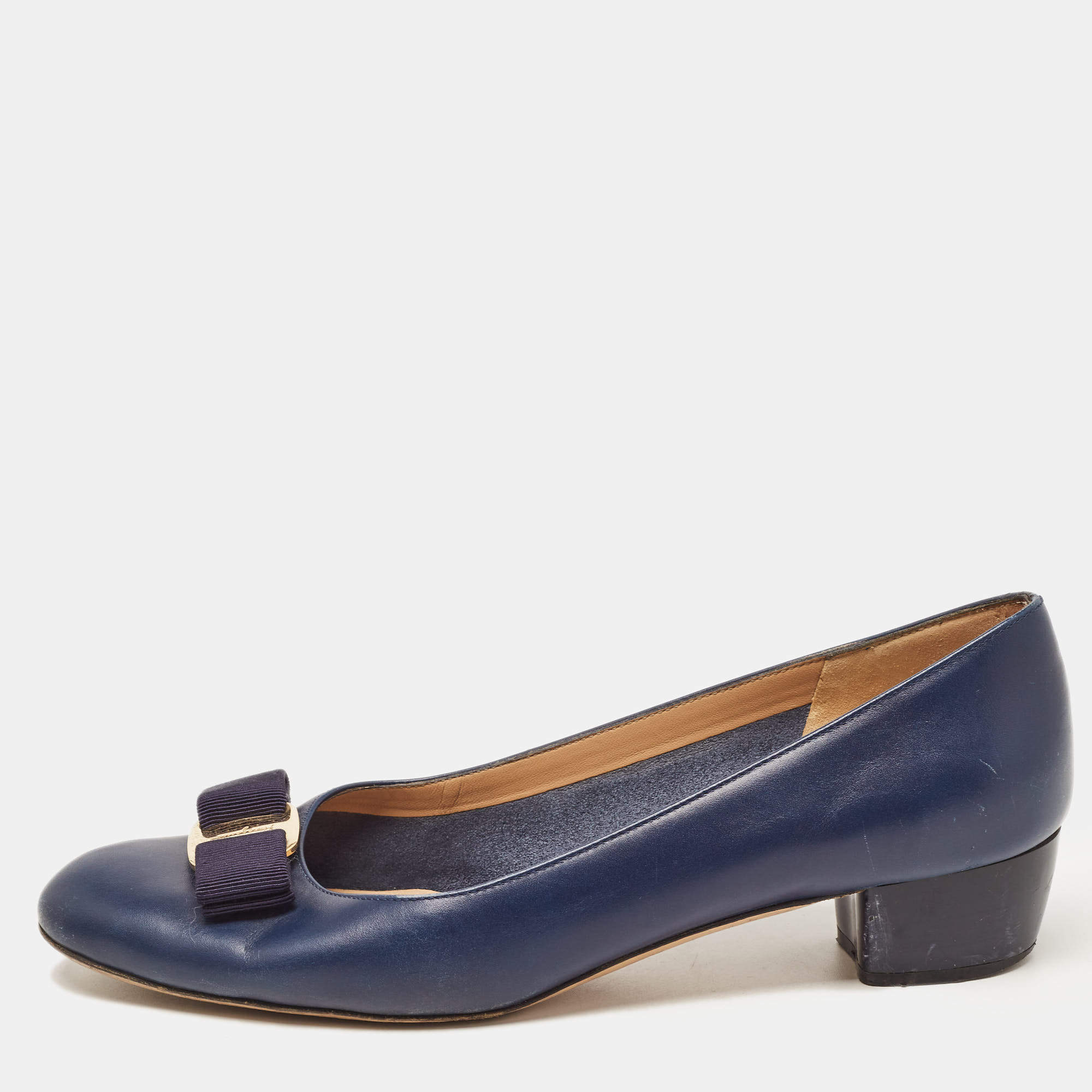 Pre Owned Salvatore Ferragamo Navy Blue Leather Vara Bow Pumps Size 39