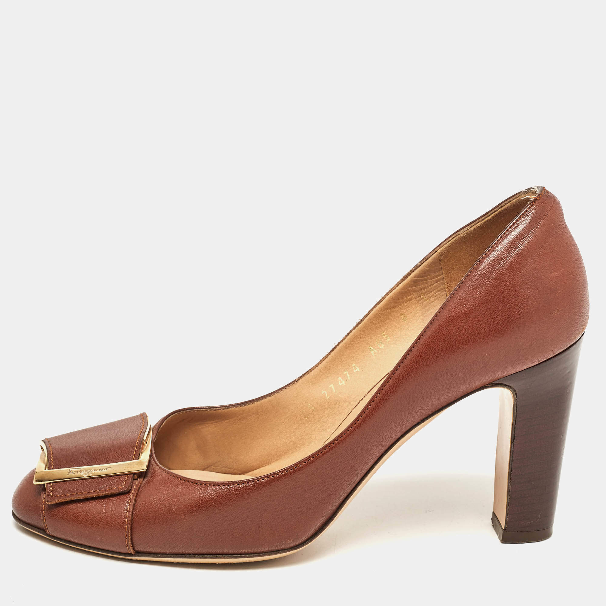 Pre Owned Salvatore Ferragamo Brown Leather Buckle Detail Pumps Size 38.5