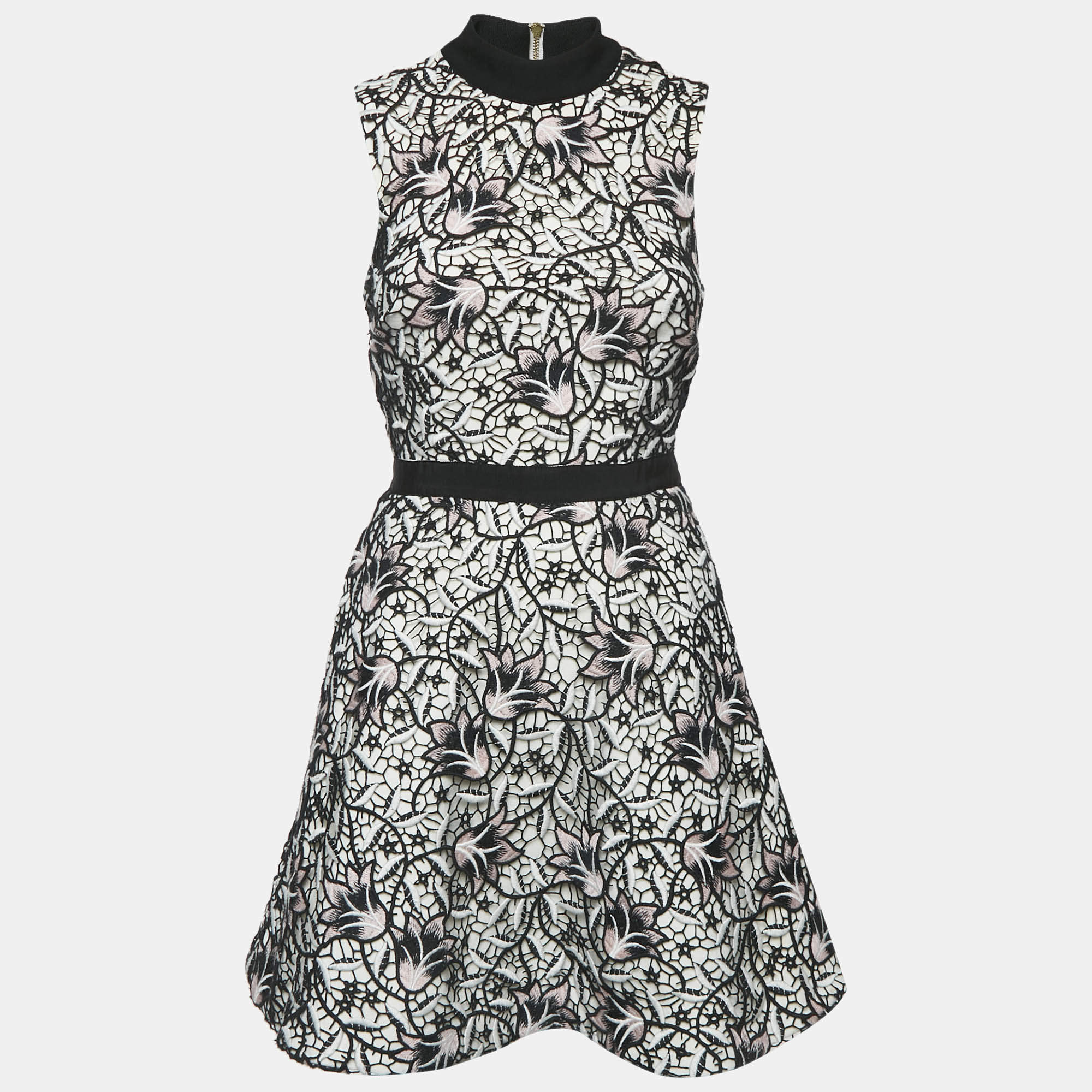 مملوكة مسبقًا Self-Portrait White/Black Floral Lace Mini Dress S