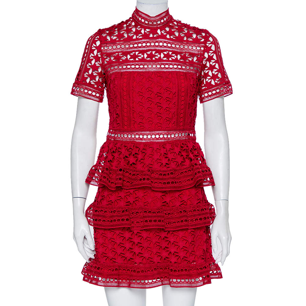 Pre Owned فستان سيلف بورتريت رقبة مرتفعة طبقات قصير دانتيل غوبير نجوم عنابي مقاس صغير (سمول)