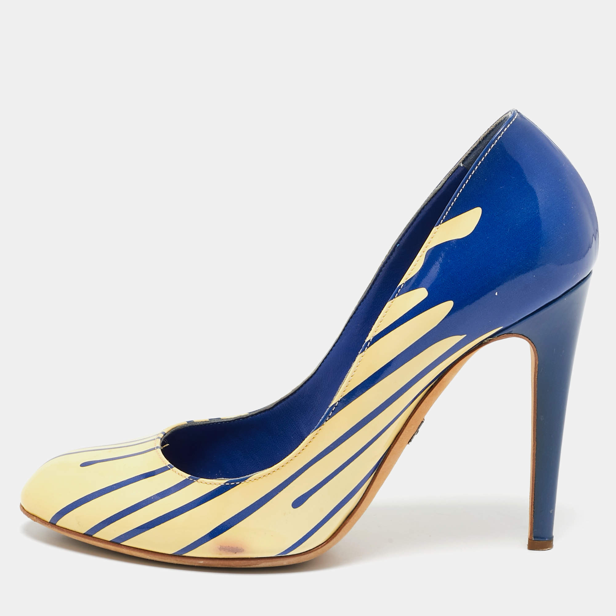 Pre Owned Sergio Rossi Cream/Blue Patent Leather Round Toe Pumps Size 38