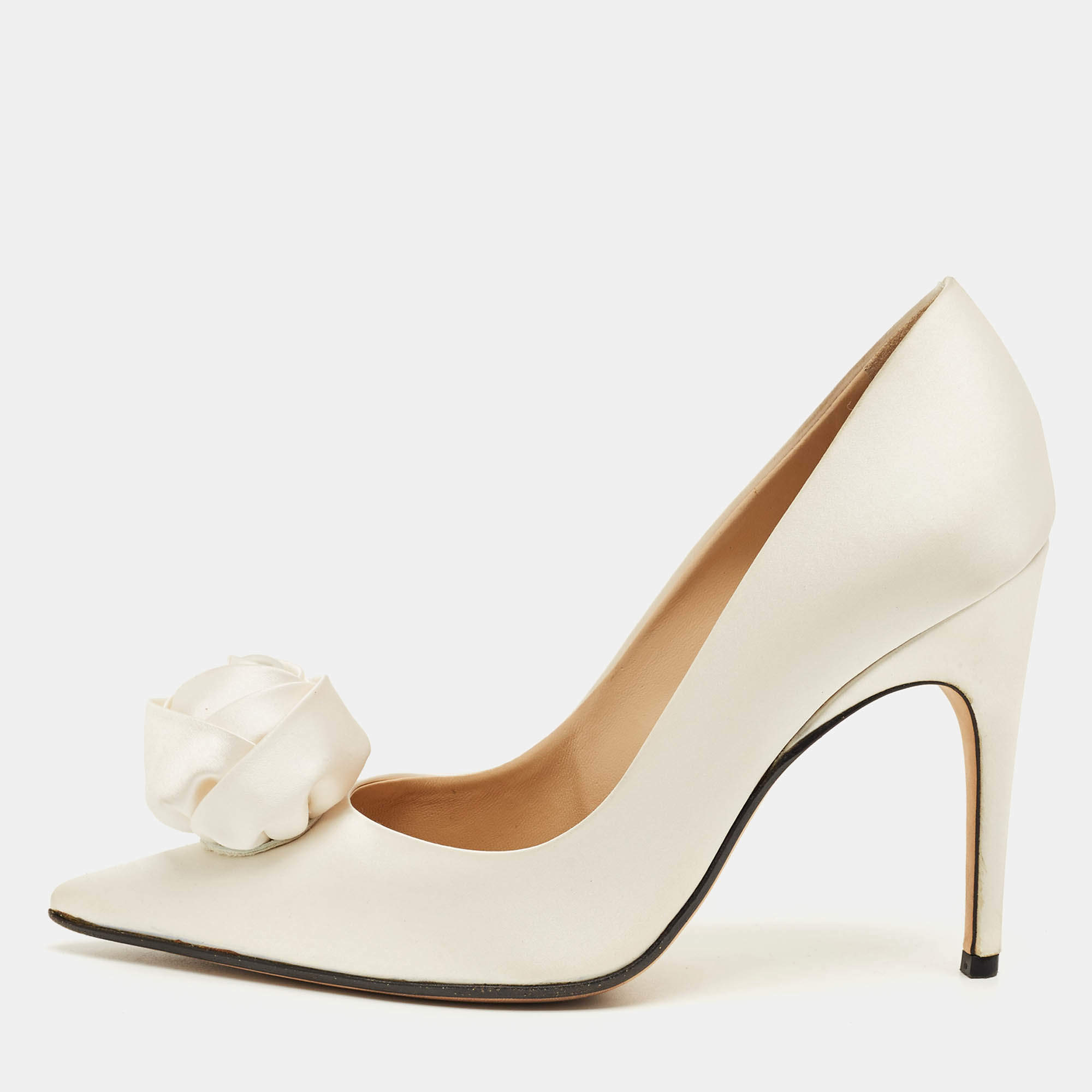Pre Owned Sergio Rossi Cream Satin Rose Pearl Applique Pumps Size 36