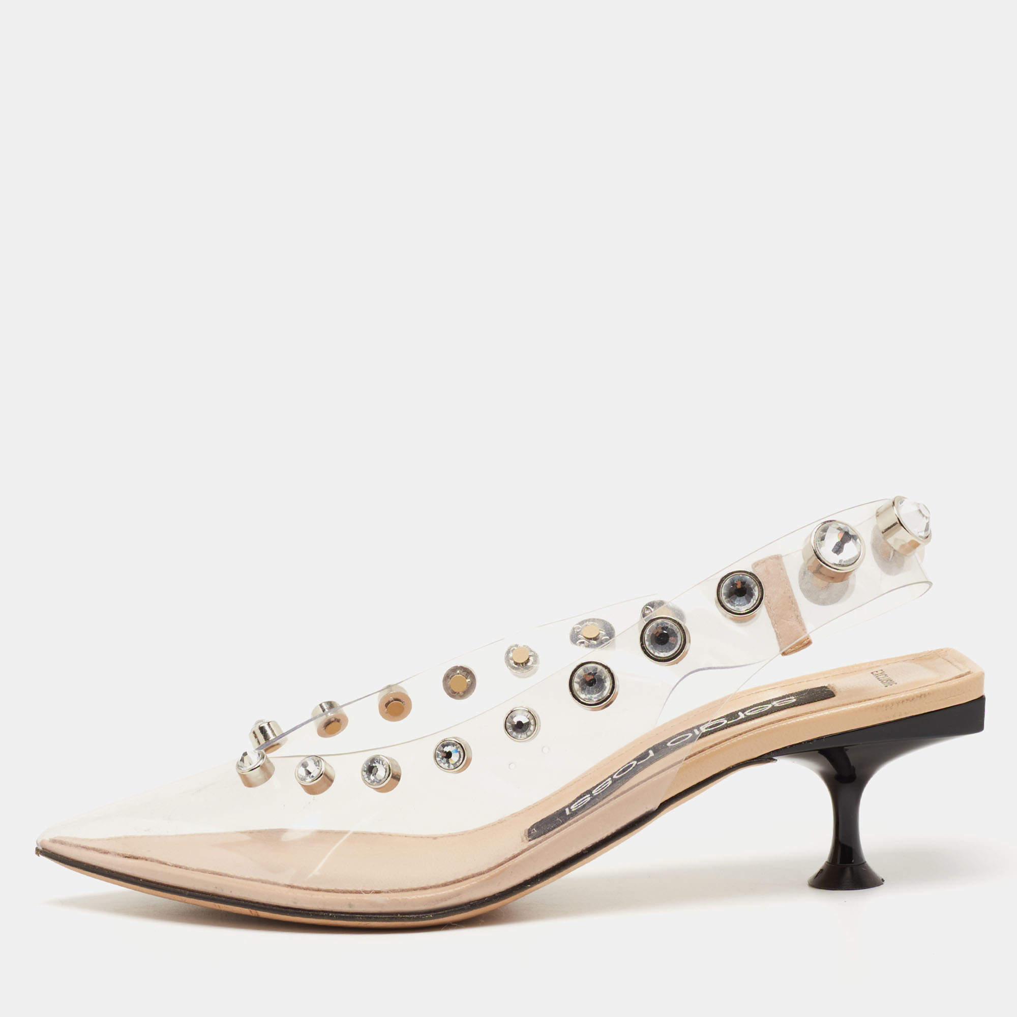 مملوكة مسبقًا صندل سيرجيو روسي مشمع بلاستيك بيج مزخرف كريستال مقدمة مدببة فتحة كعب مقاس 36