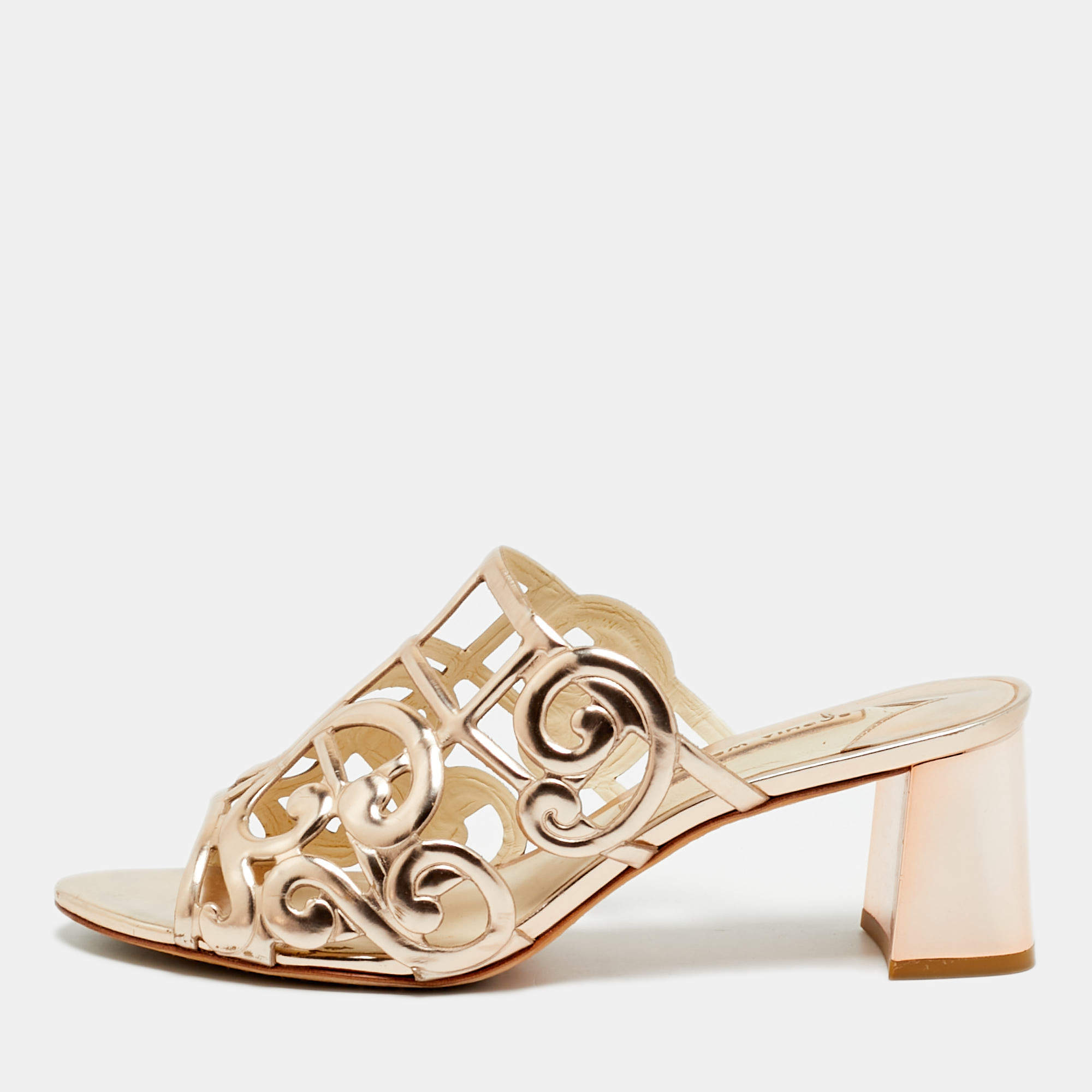 Pre Owned خُفّ سميك صوفيا ويبستر جِلْد بَقَطْعَة ذَهَبِي وَرْدِي مَقَاس 36.5