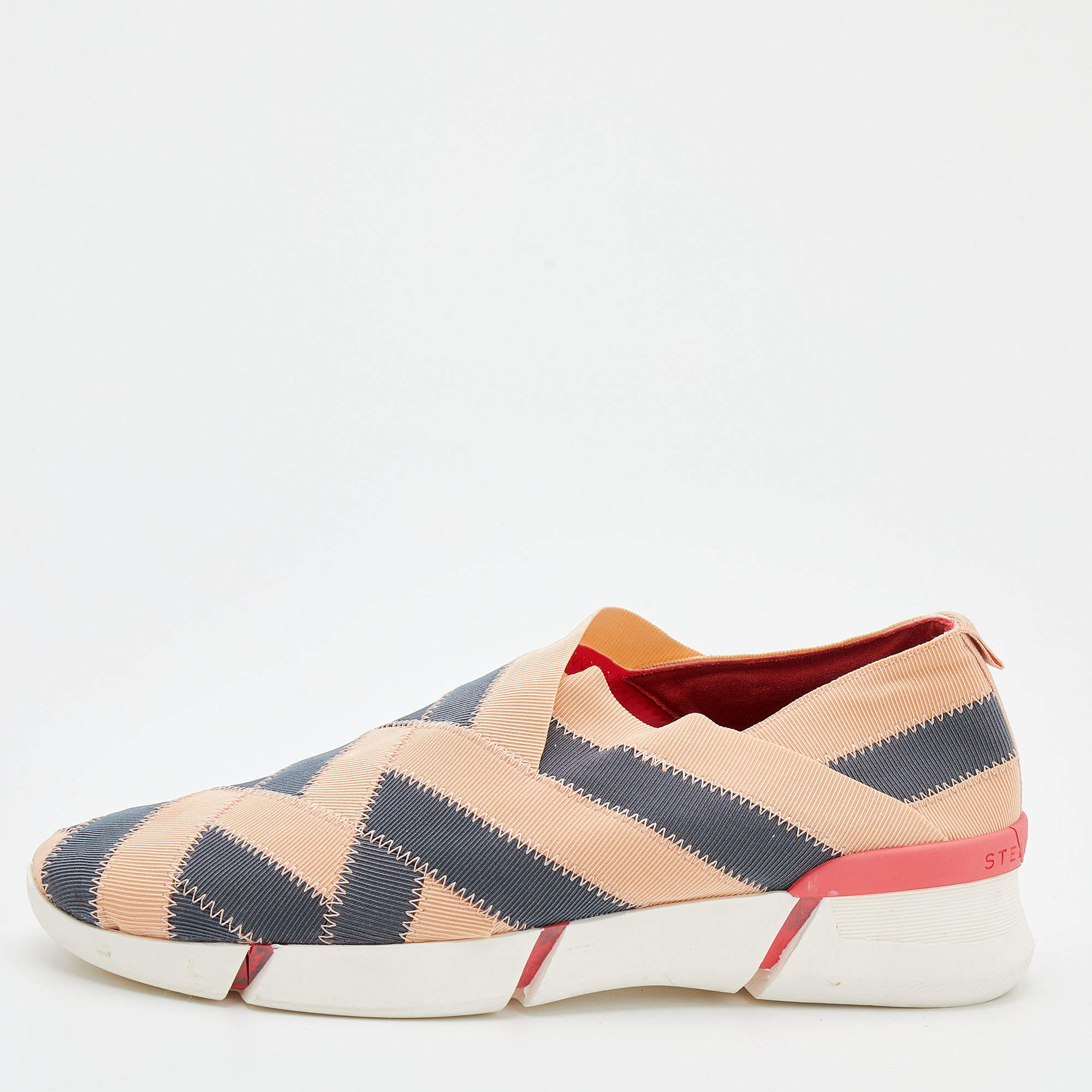 مملوكة مسبقًا حذاء رياضي ستيلا مكارتني سليب أون رصاصي/بيج إلاستيك مقاس 41