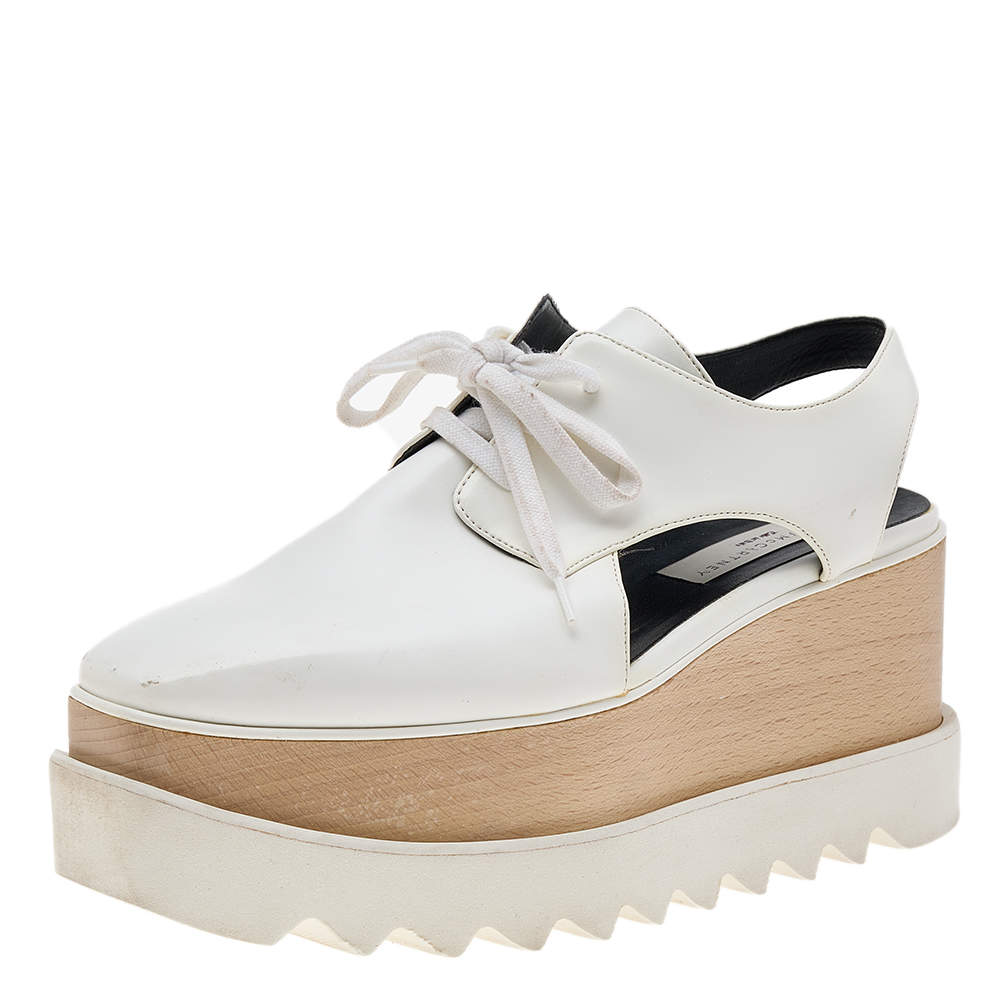 مملوكة مسبقًا حذاء ديربي ستيلا مكارتيني إيلسي جلد صناعي أبيض قصات مفرغة نعل سميك مقاس 37.5