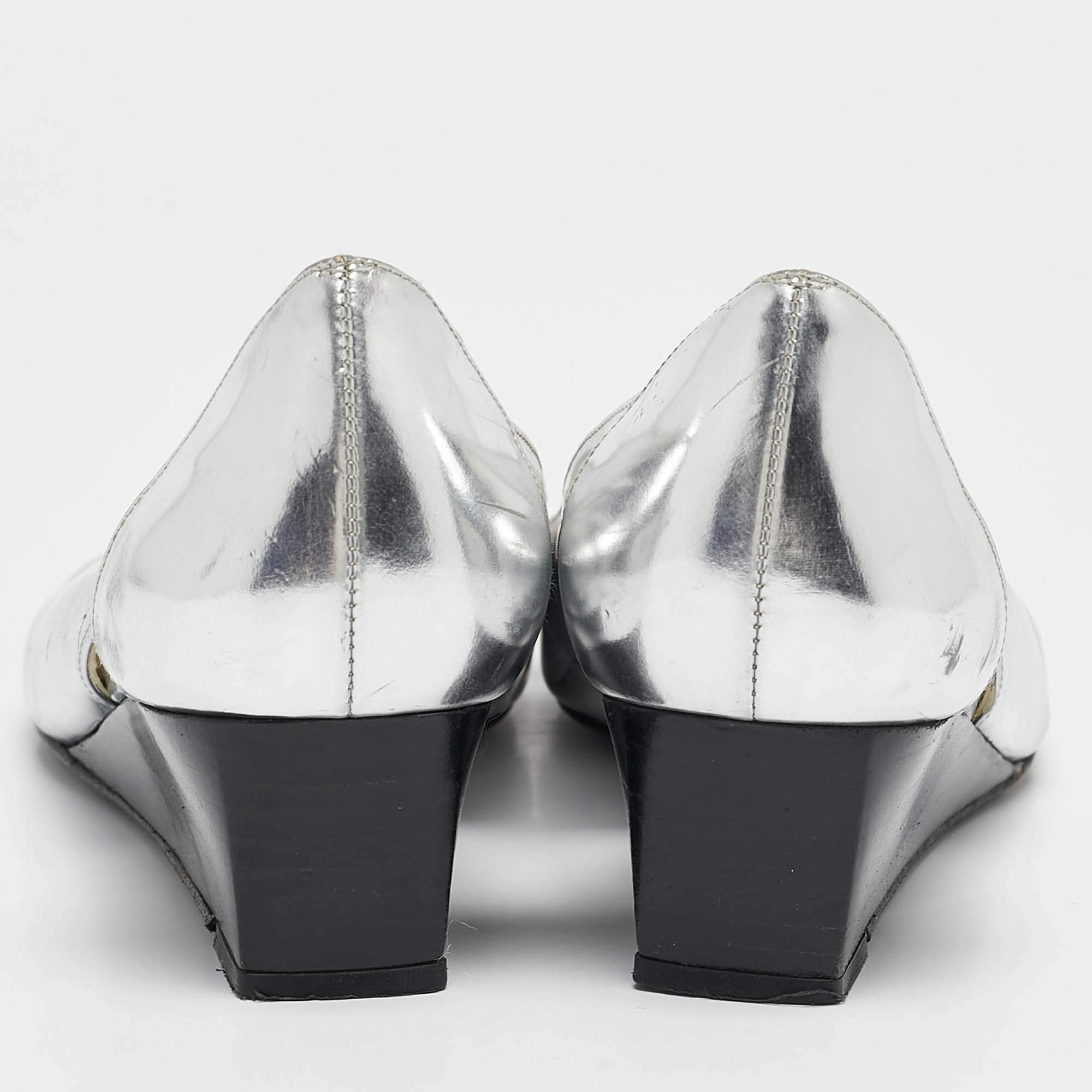 Pre Owned Stuart Weitzman Silver Leather Wedge Peep Toe Pumps Size 39