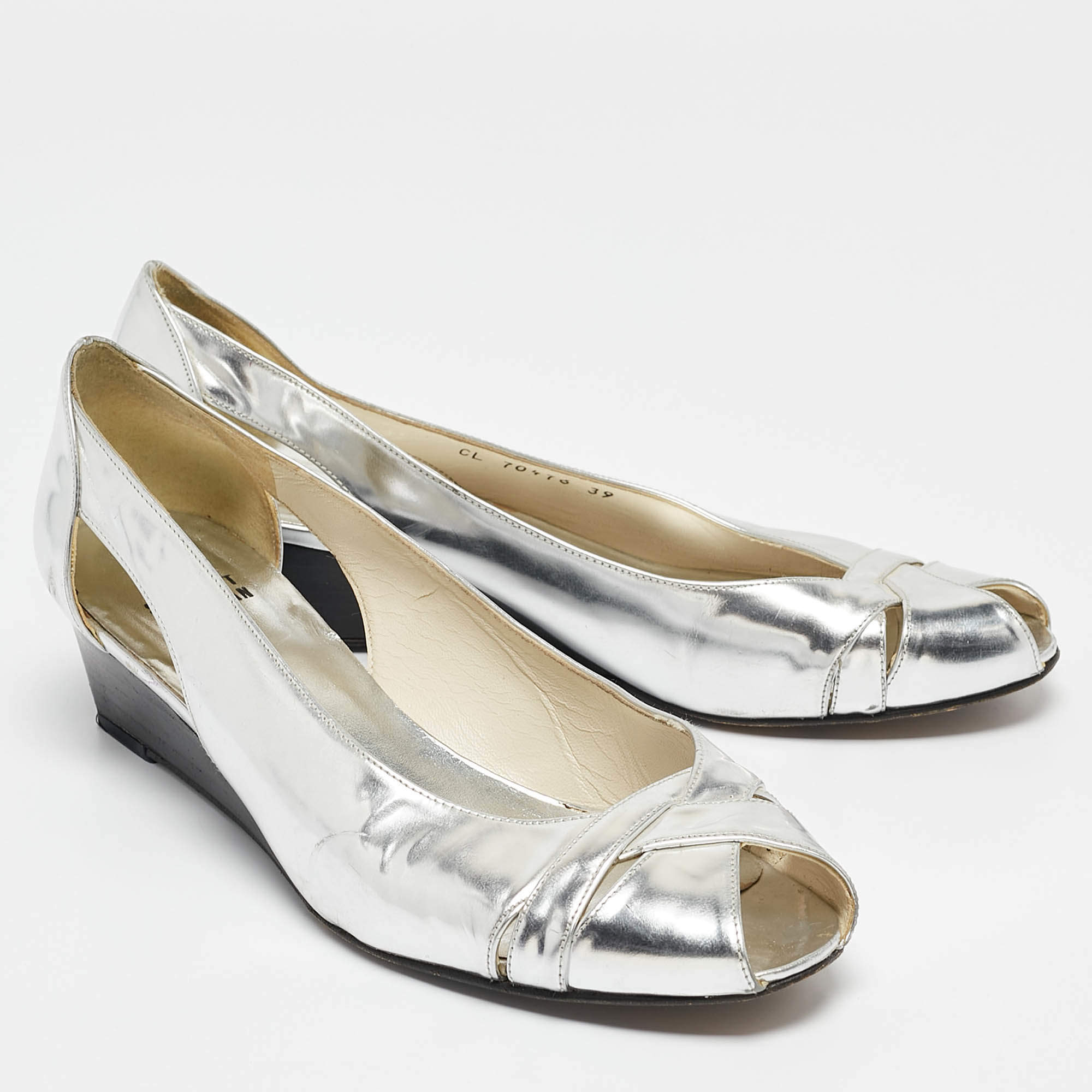 Pre Owned Stuart Weitzman Silver Leather Wedge Peep Toe Pumps Size 39