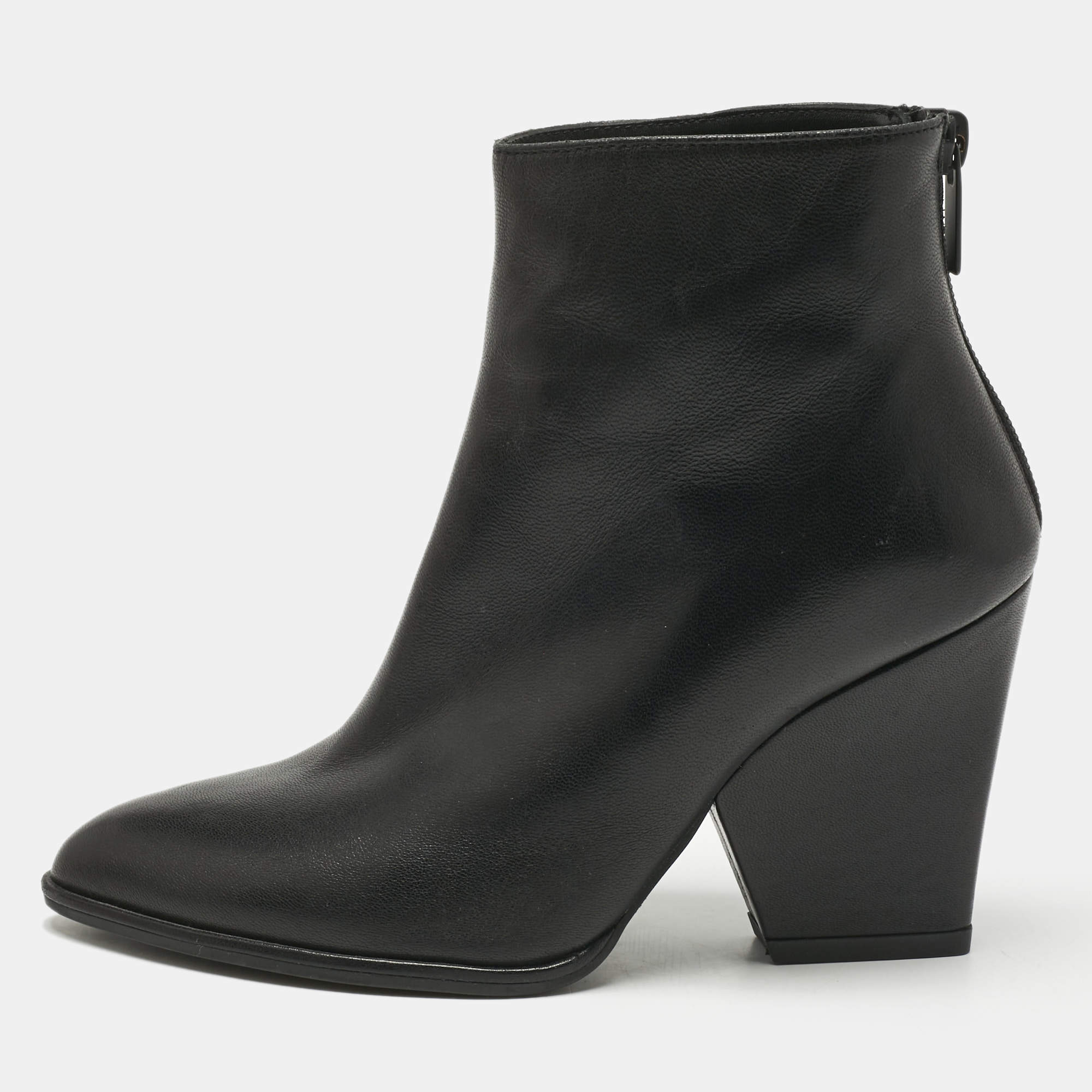 Pre Owned Stuart Weitzman Black Leather Zip Ankle Length Boots Size 34