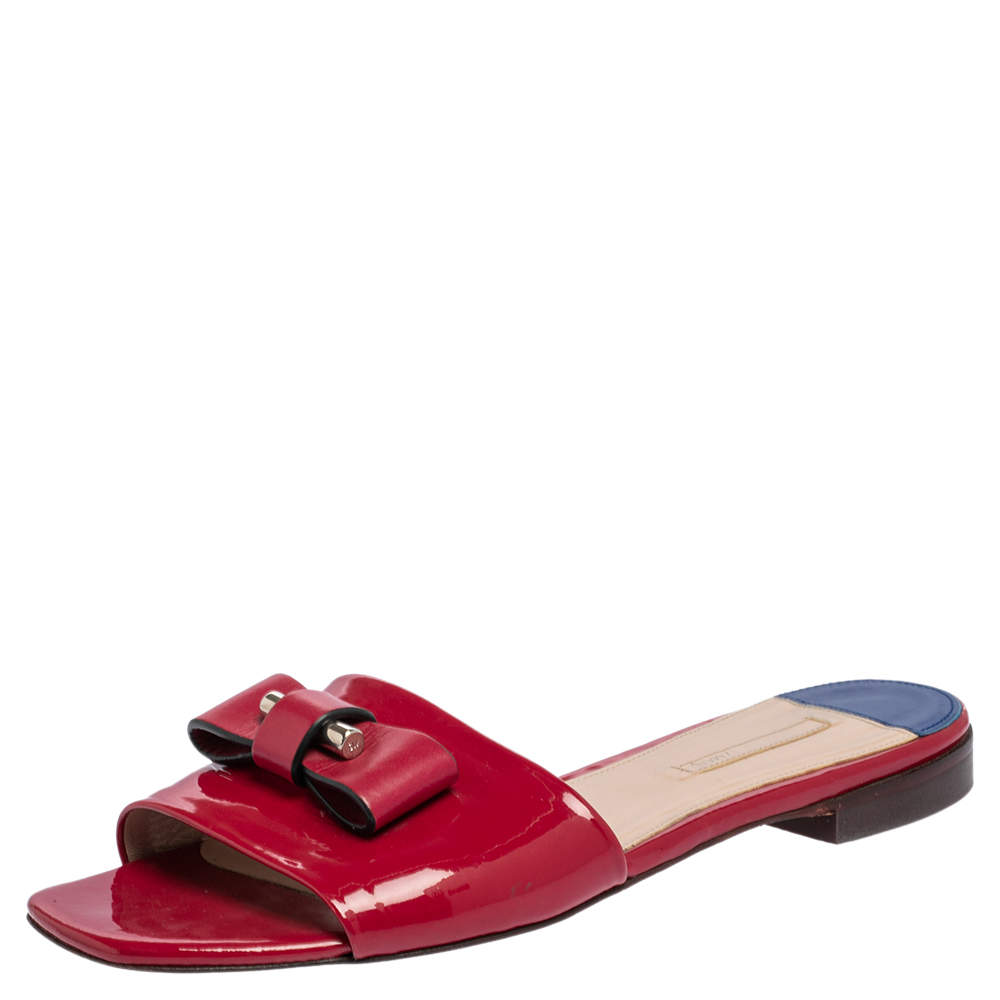 Stuart Weitzman Fuchsia Patent Leather Flat Slide Sandals Size 41