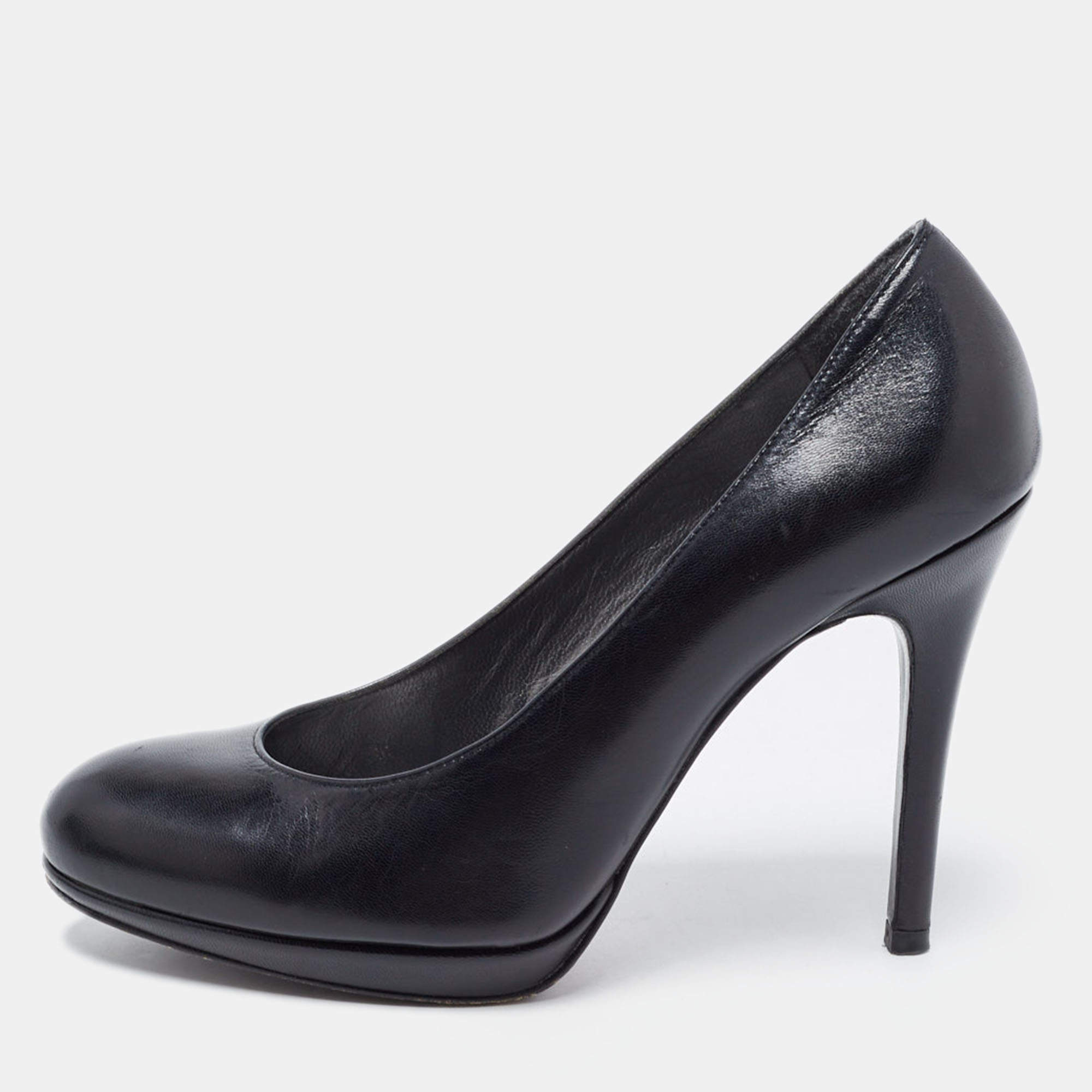 Pre Owned Stuart Weitzman Black Leather Platform Pumps Size 38.5