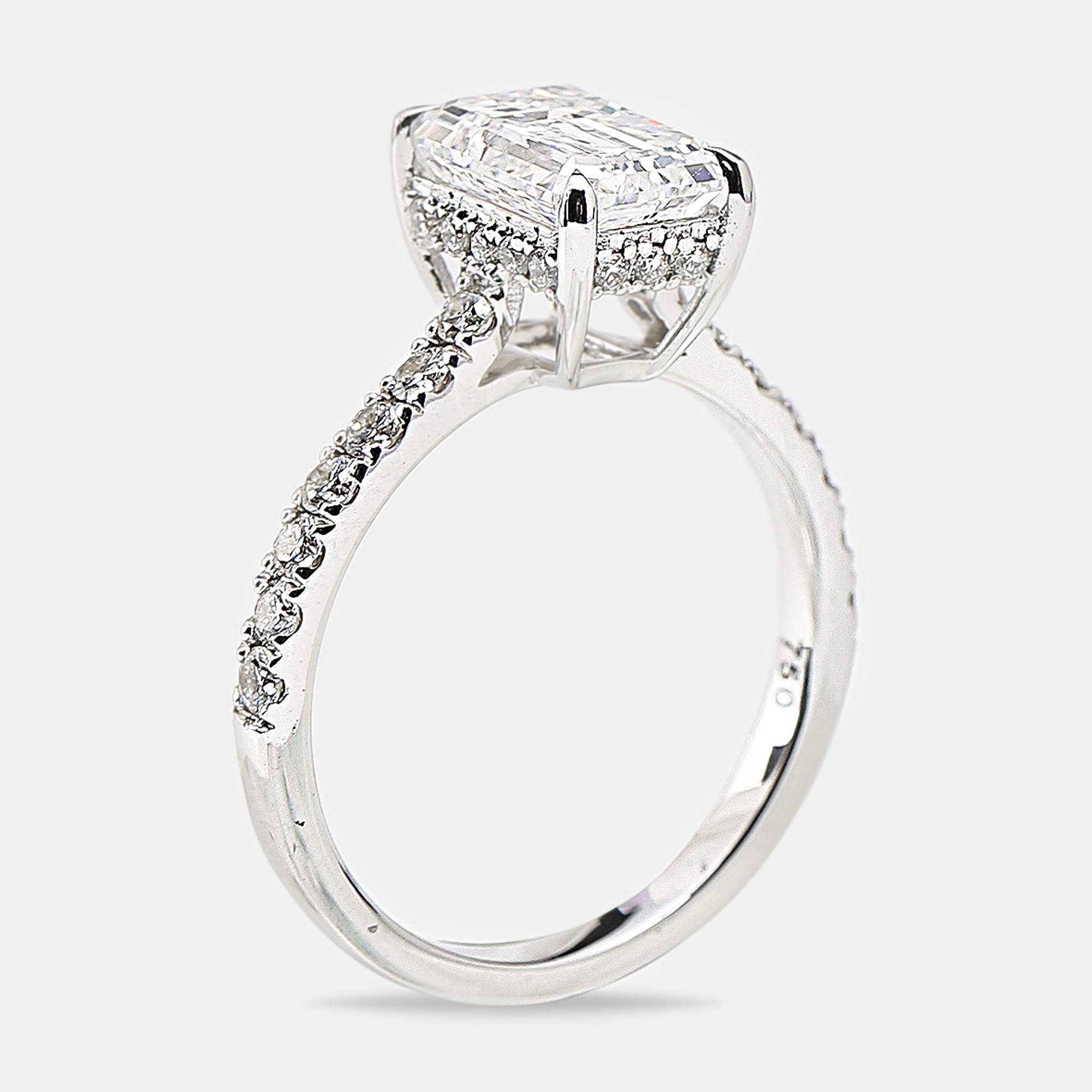 2.40 cts 18k White Gold Emerald Cut; Round Brilliant Lab Grown Diamonds Ring Size 52
