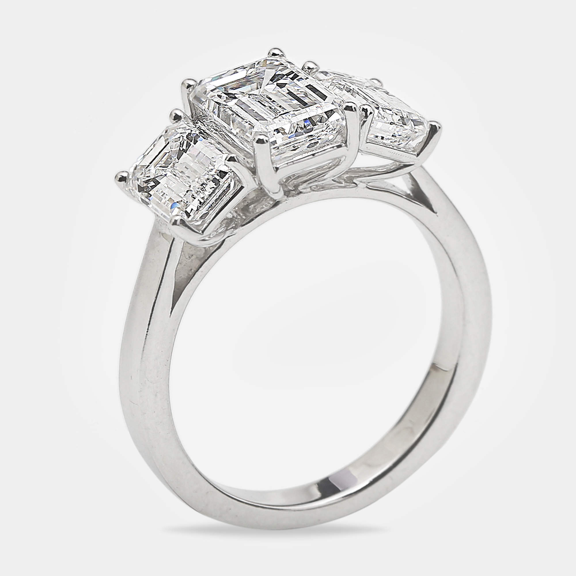 4.00 cts Emerald Cut 18k White Gold Lab Grown Diamonds Ring Size 52