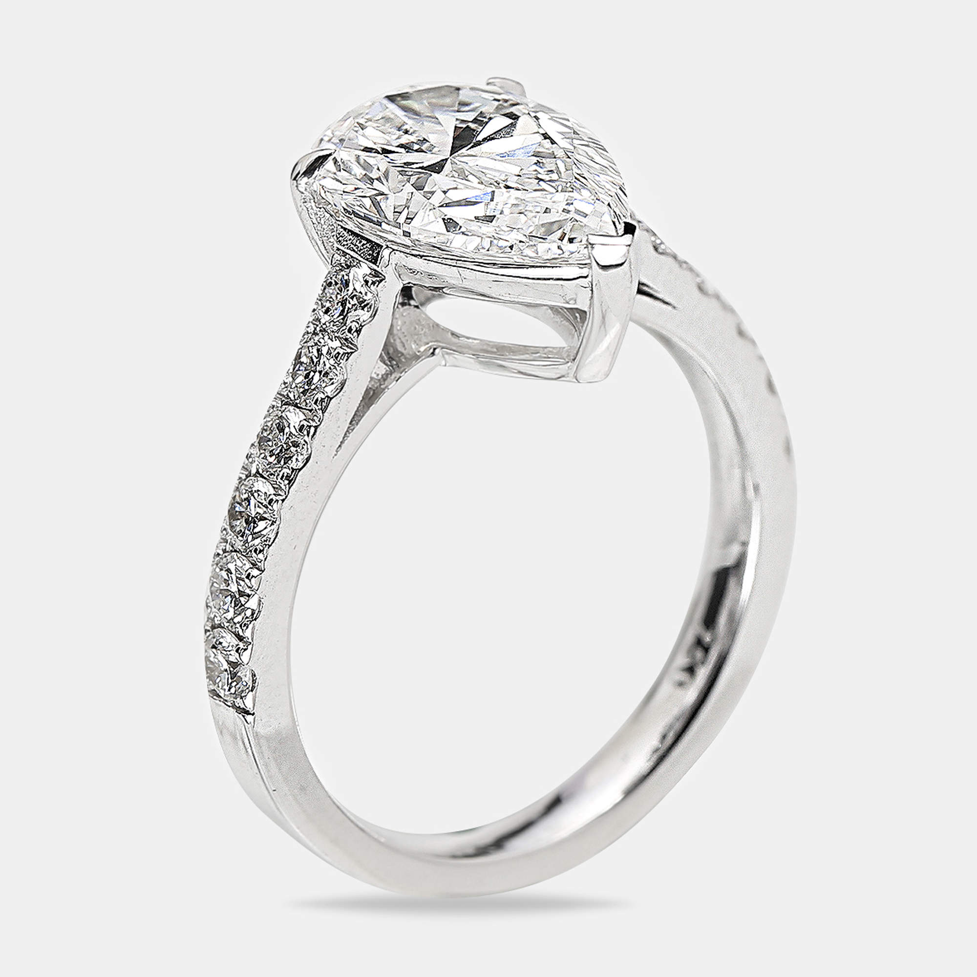 3.50 cts  Pear Brilliant Round Brilliant 18k White Gold Lab Grown Diamonds Ring Size 52
