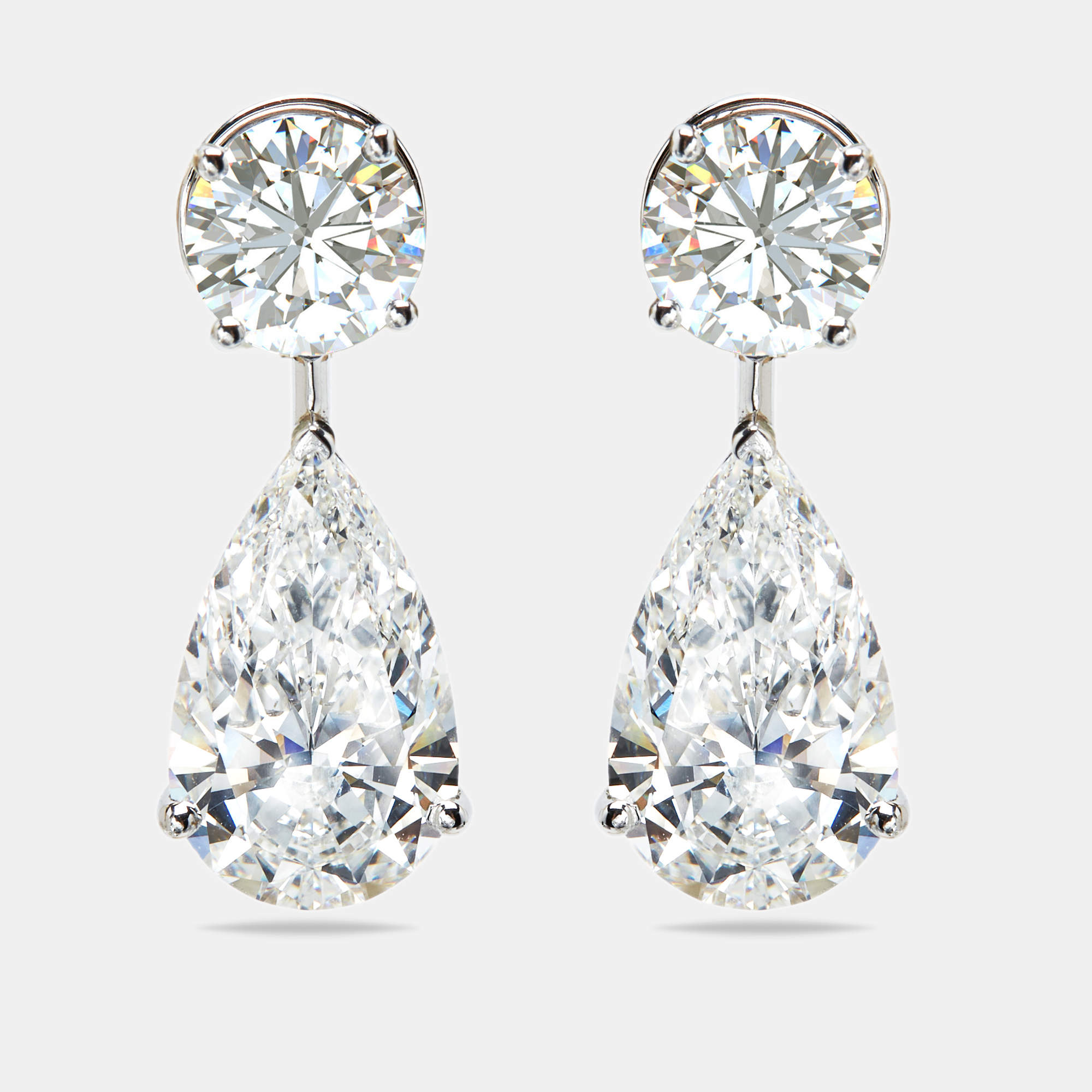 مملوكة مسبقًا 8.00 cts Round and Pear Cut Lab Grown Diamond 18k White Gold Earrings