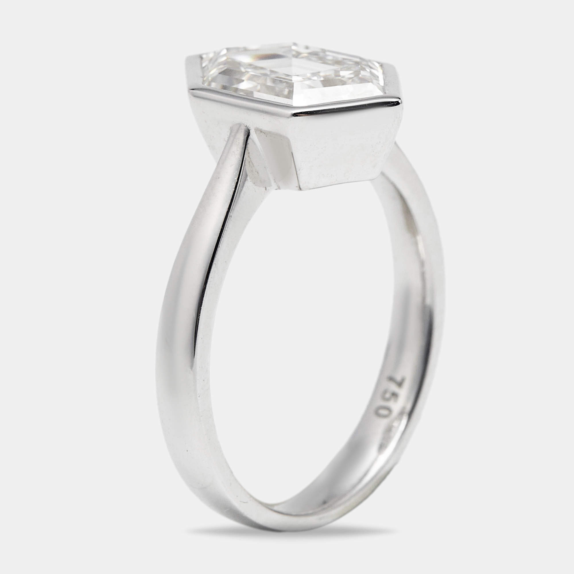 2.75 cts Hexagon Cut Lab Grown Diamond 18k White Gold Ring Size 51