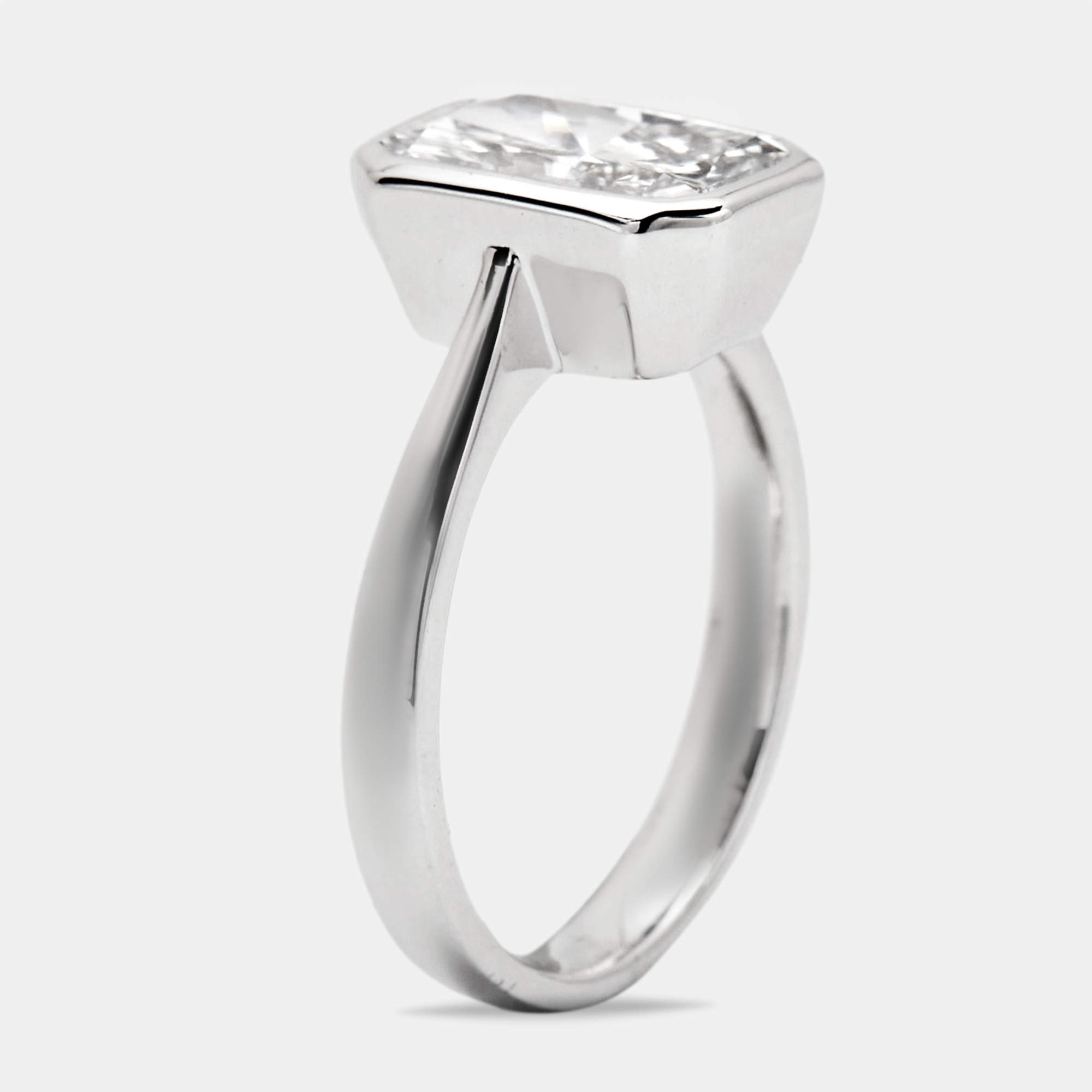 2.80 cts Radiant Cut Lab Grown Diamond 18k White Gold Ring Size 52