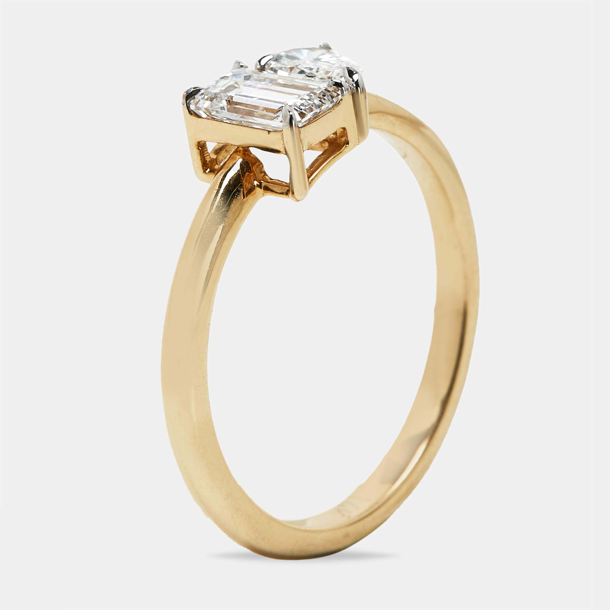 Pre Owned 1.00 cts Emerald Cut and Pear Lab Grown Diamond 18k Yellow Gold Ring Size 52