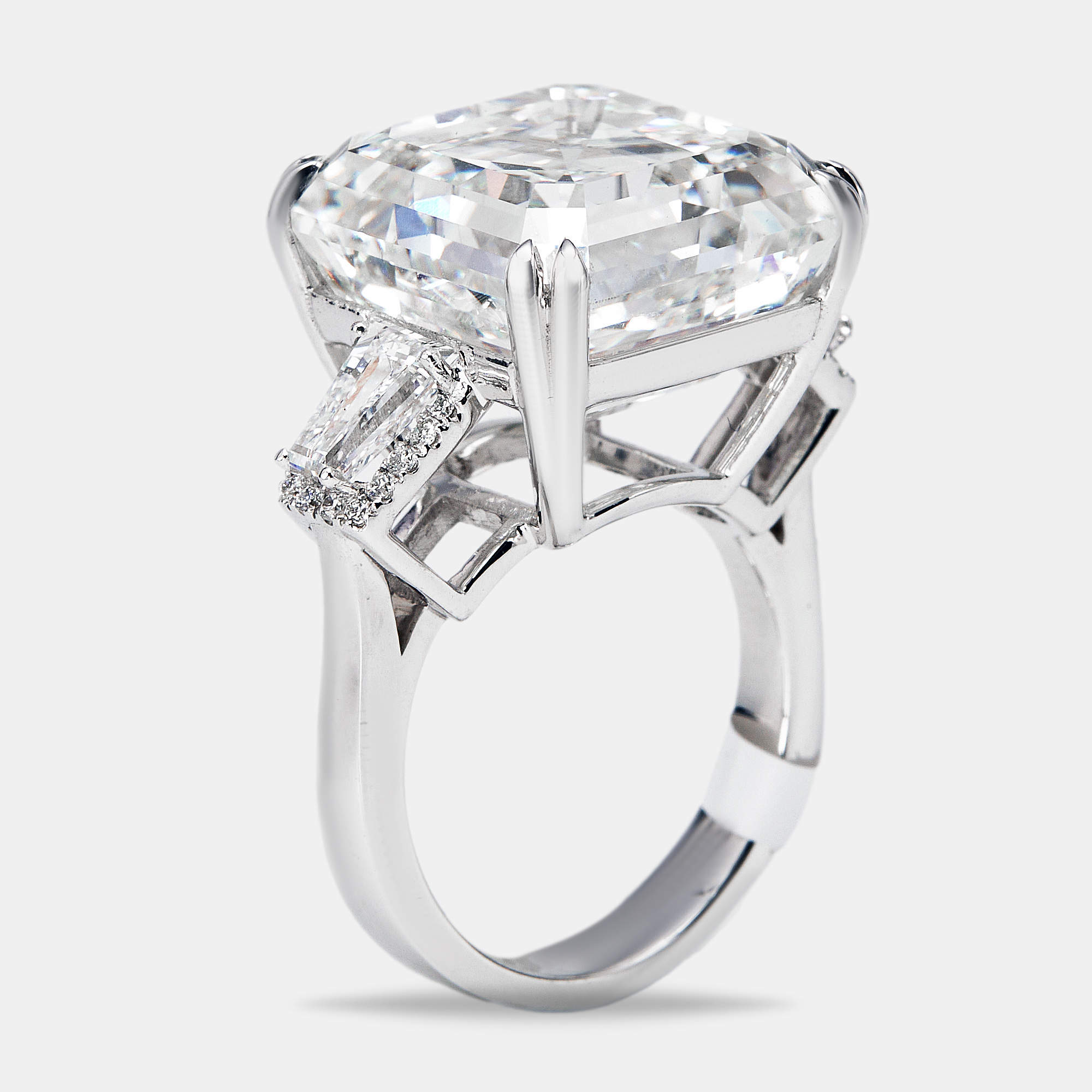 Pre Owned 23.2 cts Asscher, Trapezoid and Round Lab Grown Diamond 18k White Gold Ring Size 54
