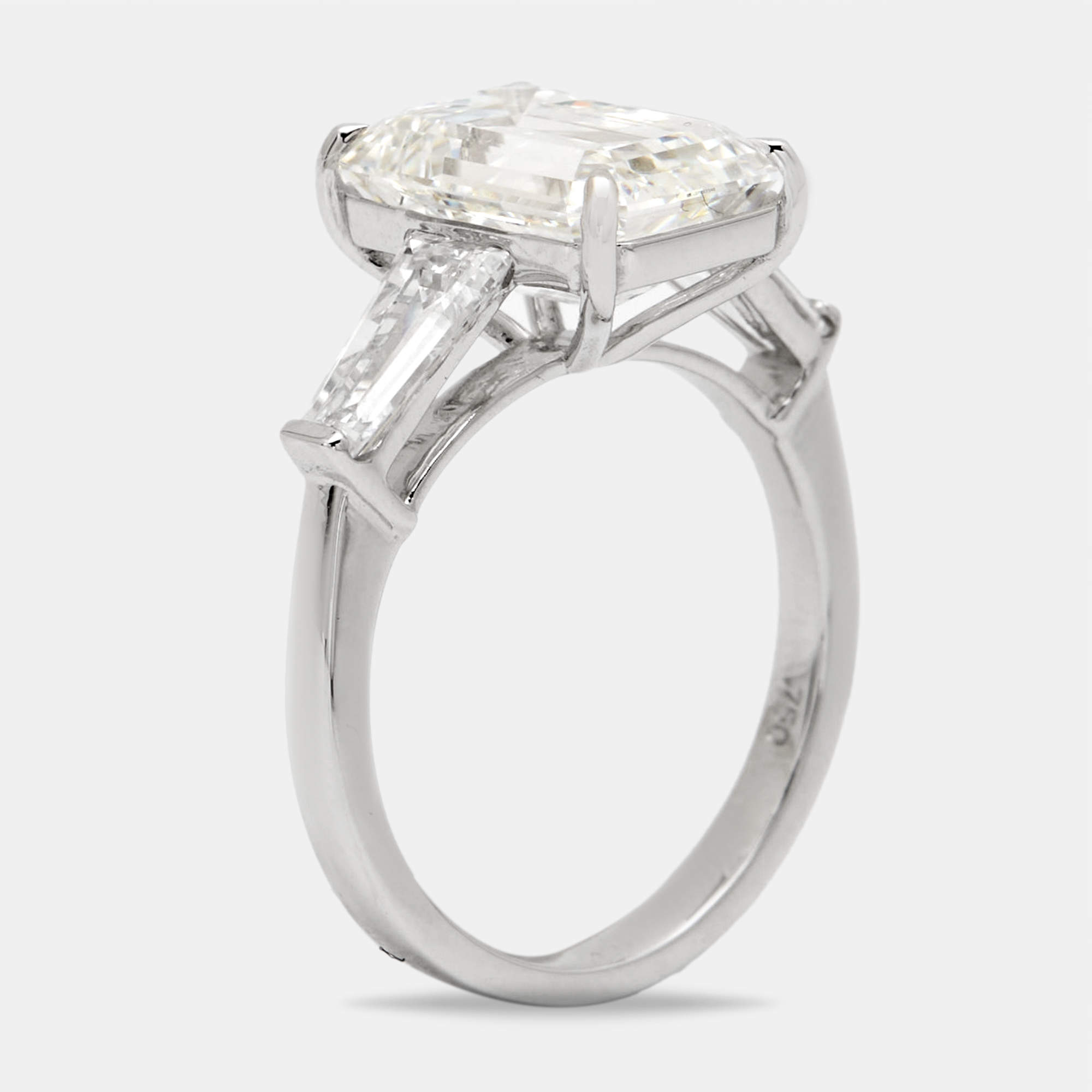 Pre Owned 6.1 cts Emerald Cut Lab Grown Diamond 18k White Gold Ring Size 52