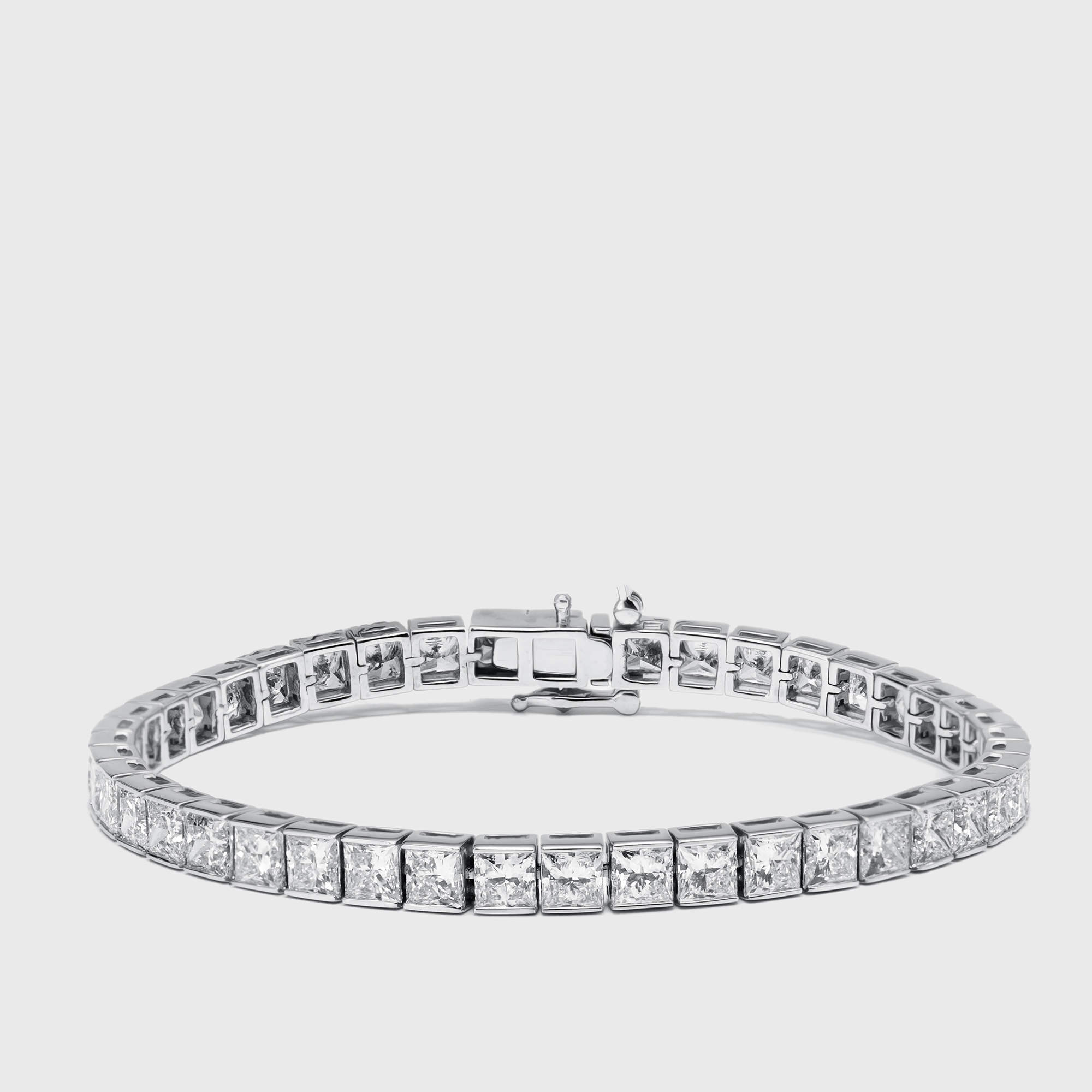 مملوكة مسبقًا 13 cts Princess Lab Grown Diamond 18k White Gold Bracelet