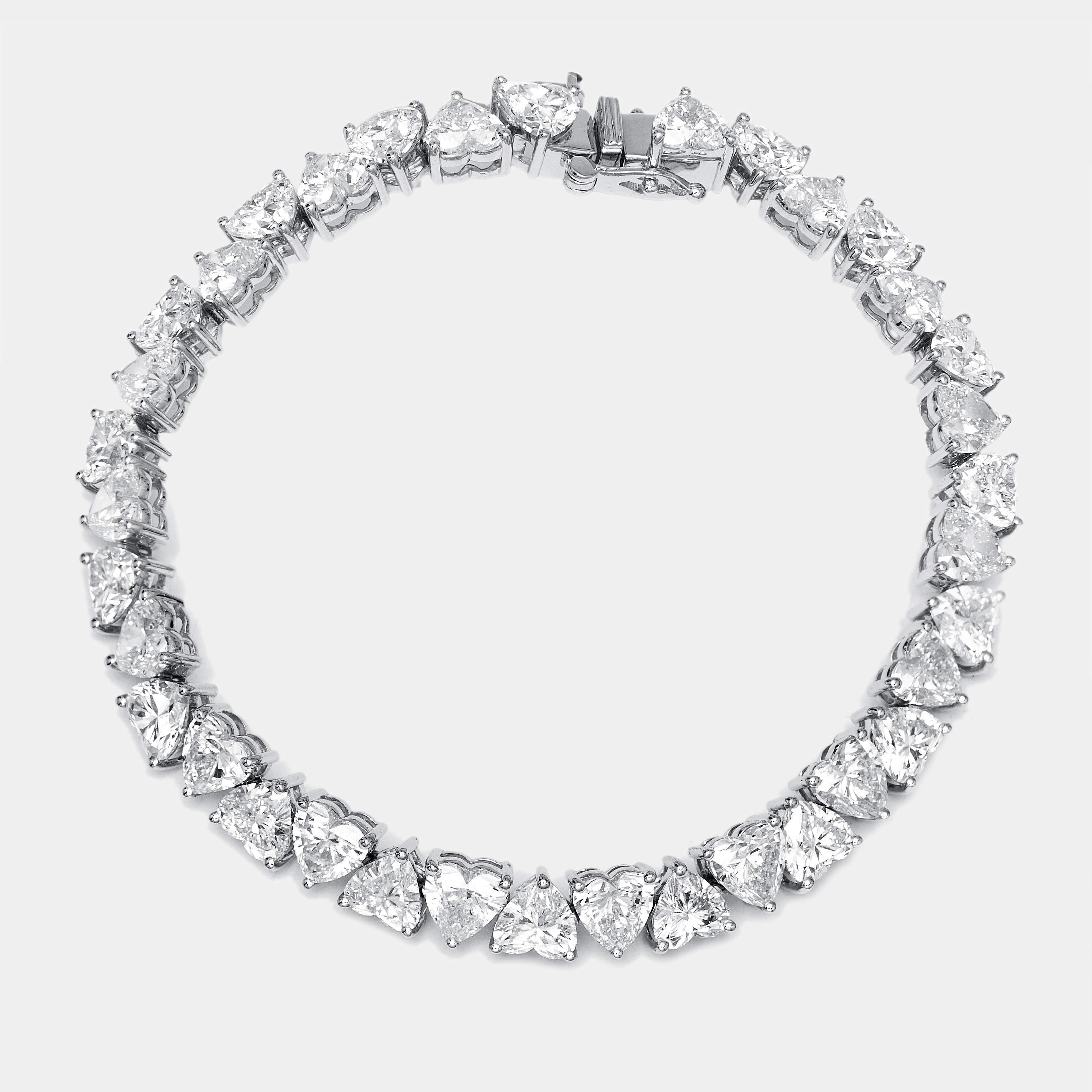 Pre Owned 15.5 cts Heart Lab Grown Diamond 18k White Gold Bracelet