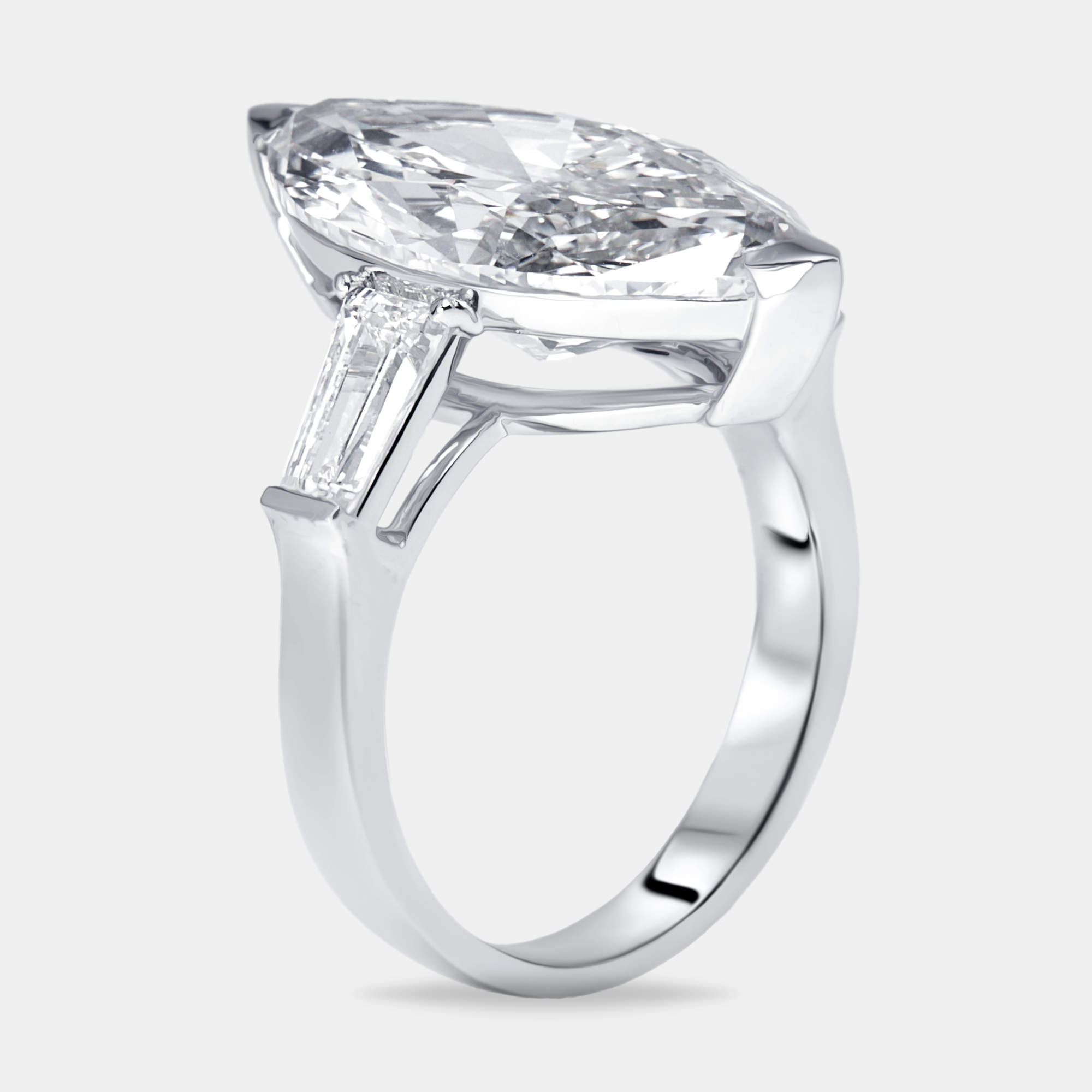 مملوكة مسبقًا 9 cts Marquise Trapezoid Lab Grown Diamond 18k White Gold Ring Size 54