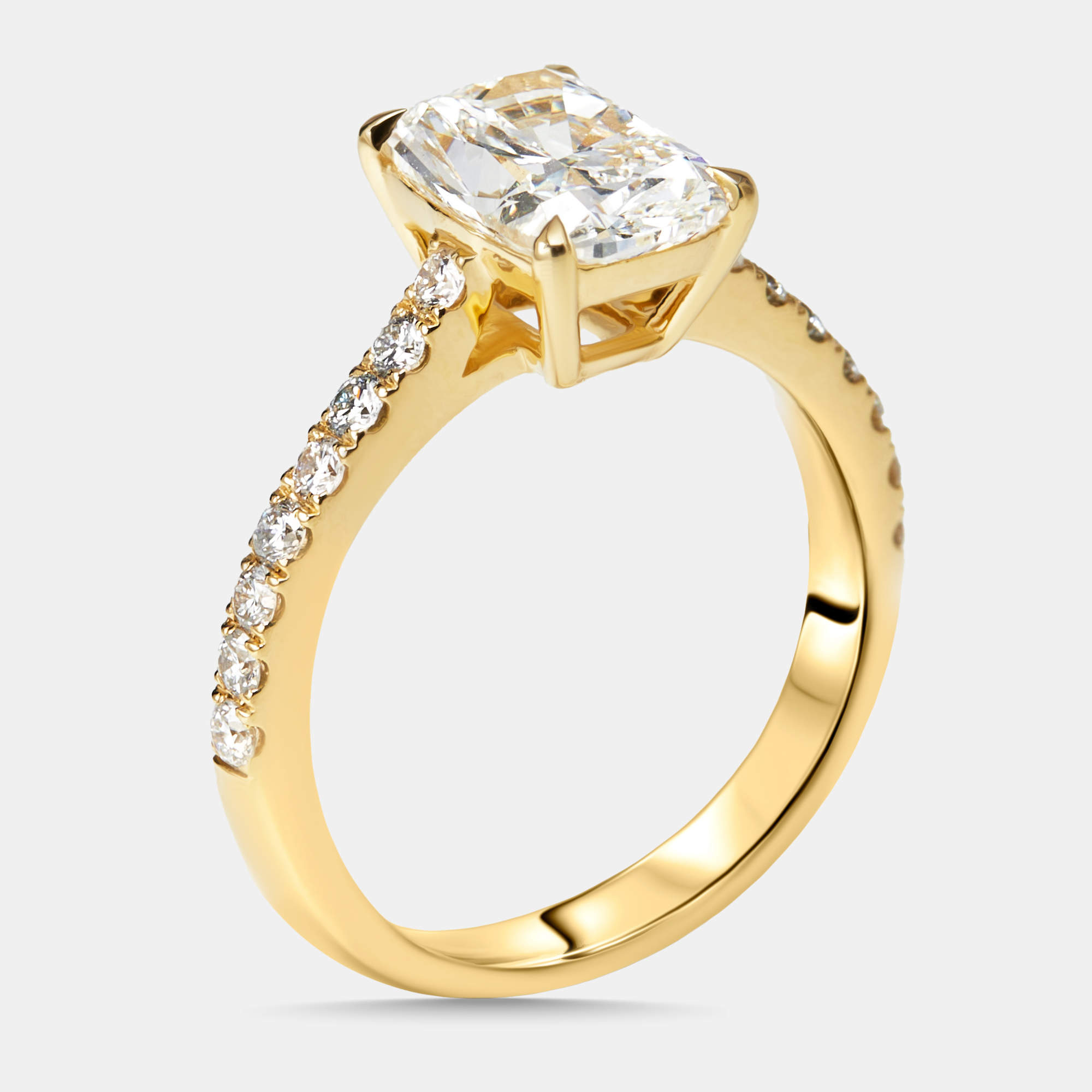 Pre Owned 2.3 cts Radiant, Round Lab Grown Diamonds 18k Yellow Gold Ring Size 51