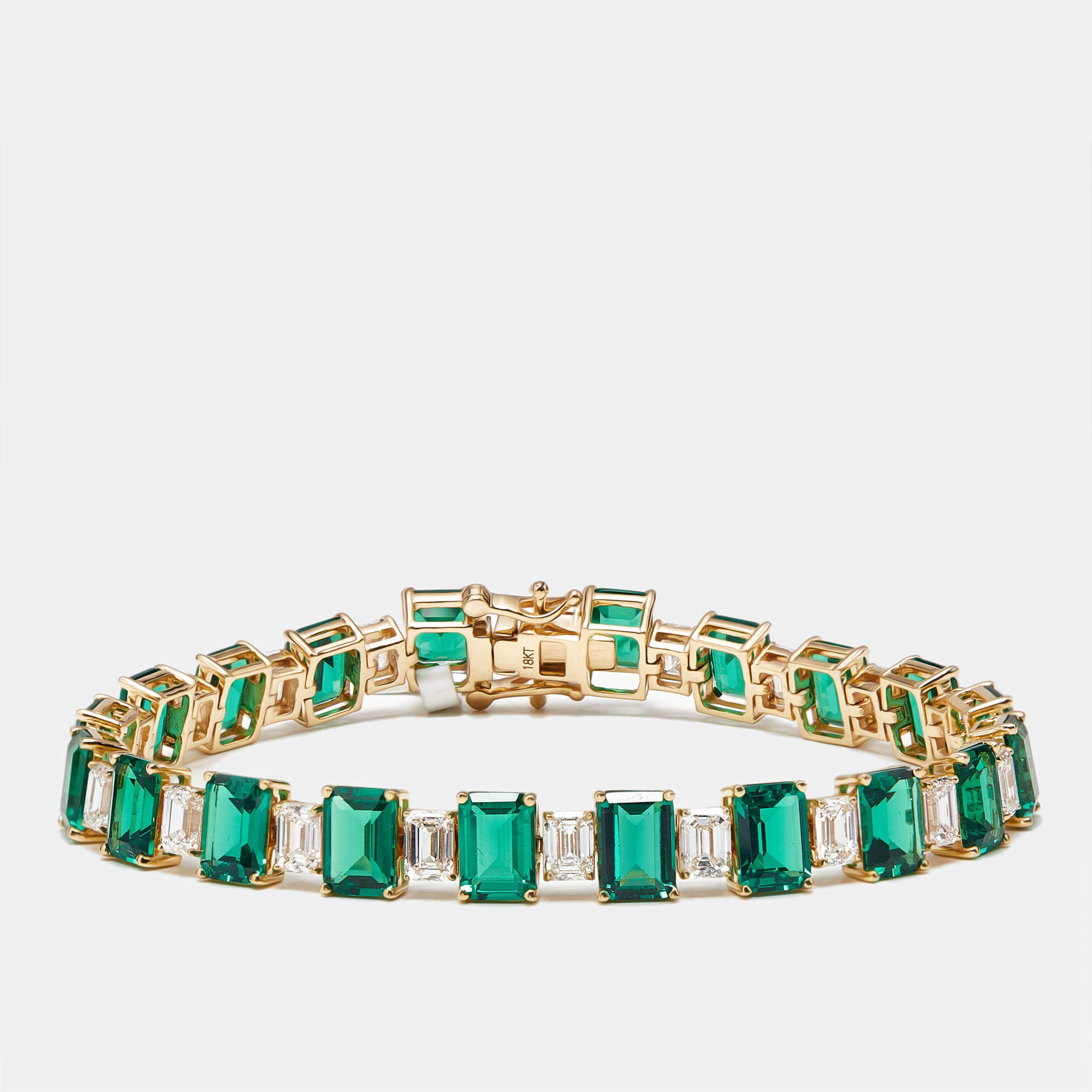 Pre Owned 16.5 cts Lab Grown Emerald, Emerald Cut Diamonds 18k Yellow Gold Bracelet