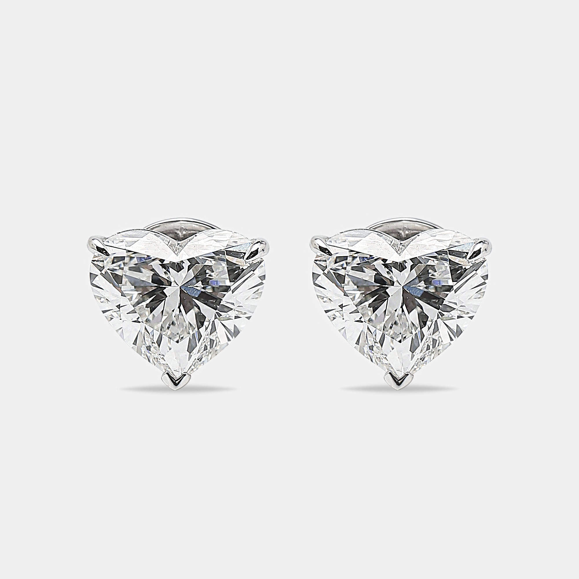 مملوكة مسبقًا 6.00 cts Heart Brilliant Cut 18k White Gold Stud Earrings