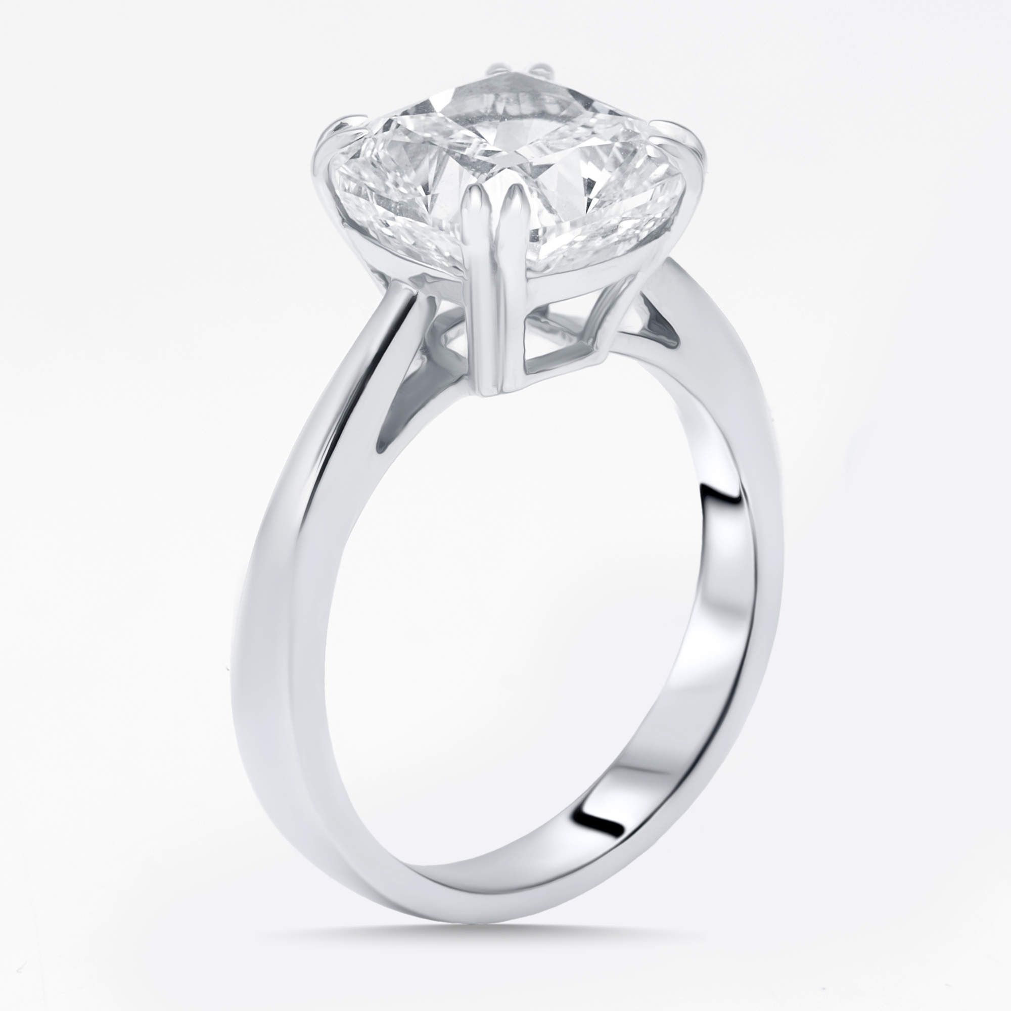 مملوكة مسبقًا 5.05 cts Cushion Lab Grown Diamond 18K White Gold Ring Size 55
