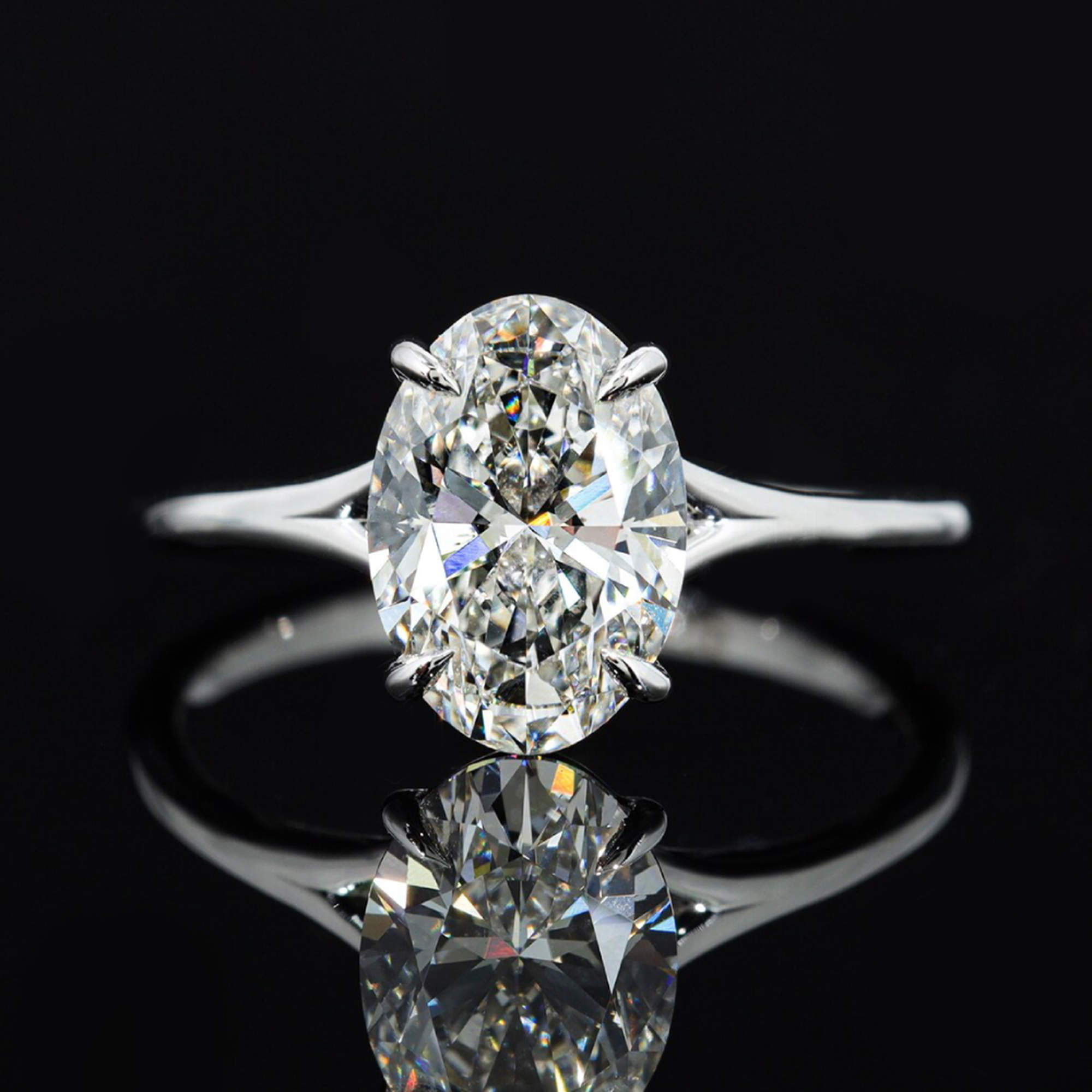 مملوكة مسبقًا خاتم ألماس مُصنّع في المختبر بوزن 2.00 قيراط بقصة بيضاوية من الذهب الأبيض عيار 14 بمقاس 52