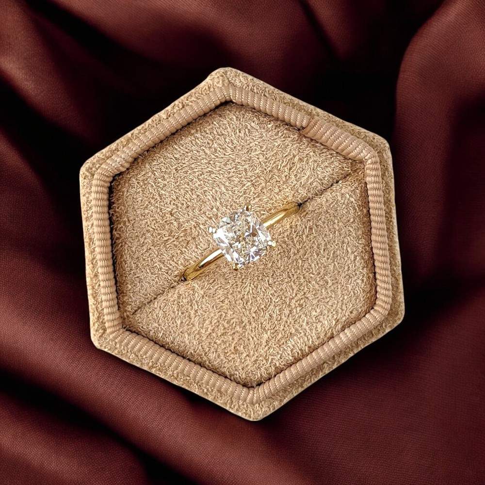 Pre Owned 1.5 cts Cushion Lab Grown Diamond 14k Yellow Gold Wedding Ring Size 52