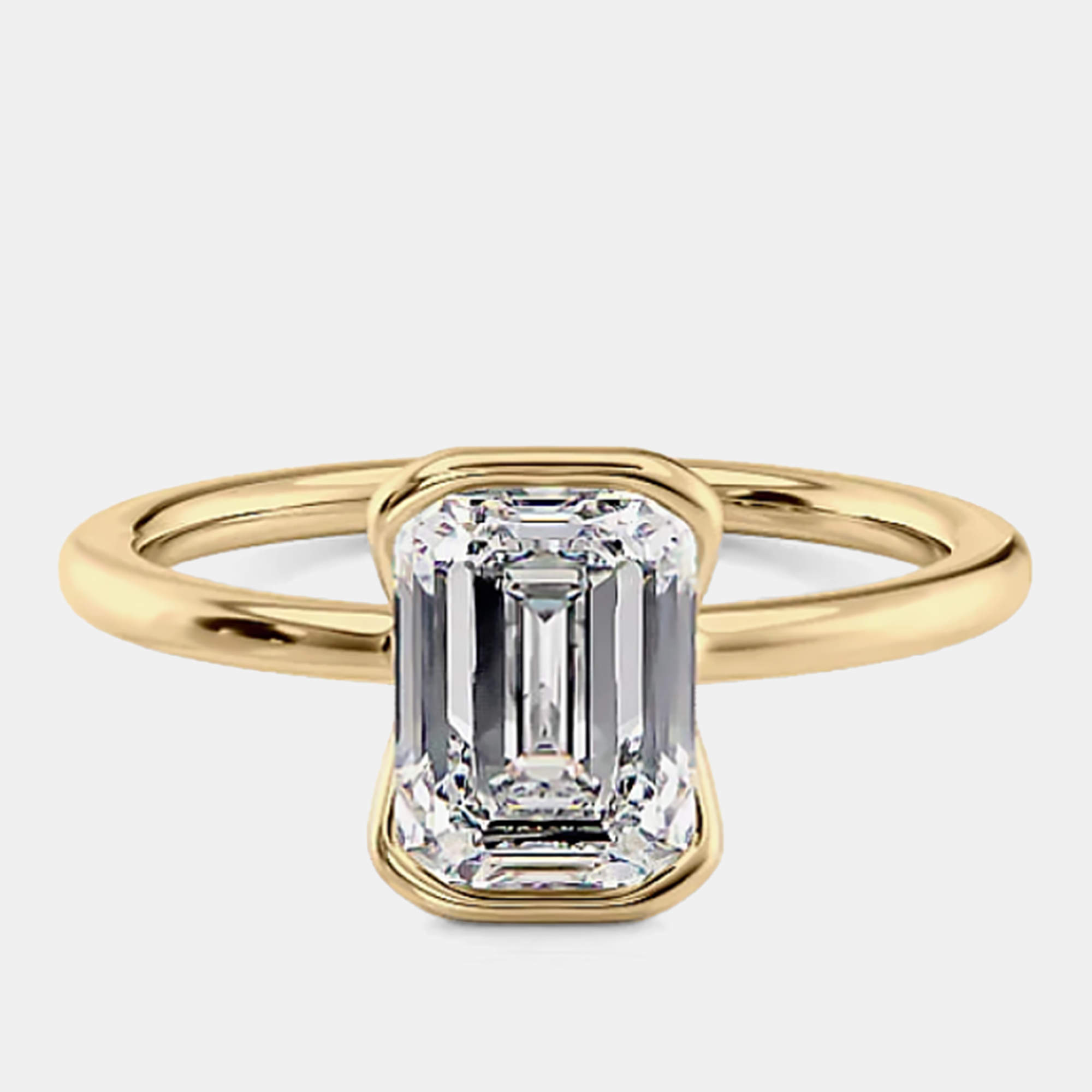 مملوكة مسبقًا 2 cts Lab Grown Emerald Diamond 18k Yellow Gold Engagement Ring Size 52