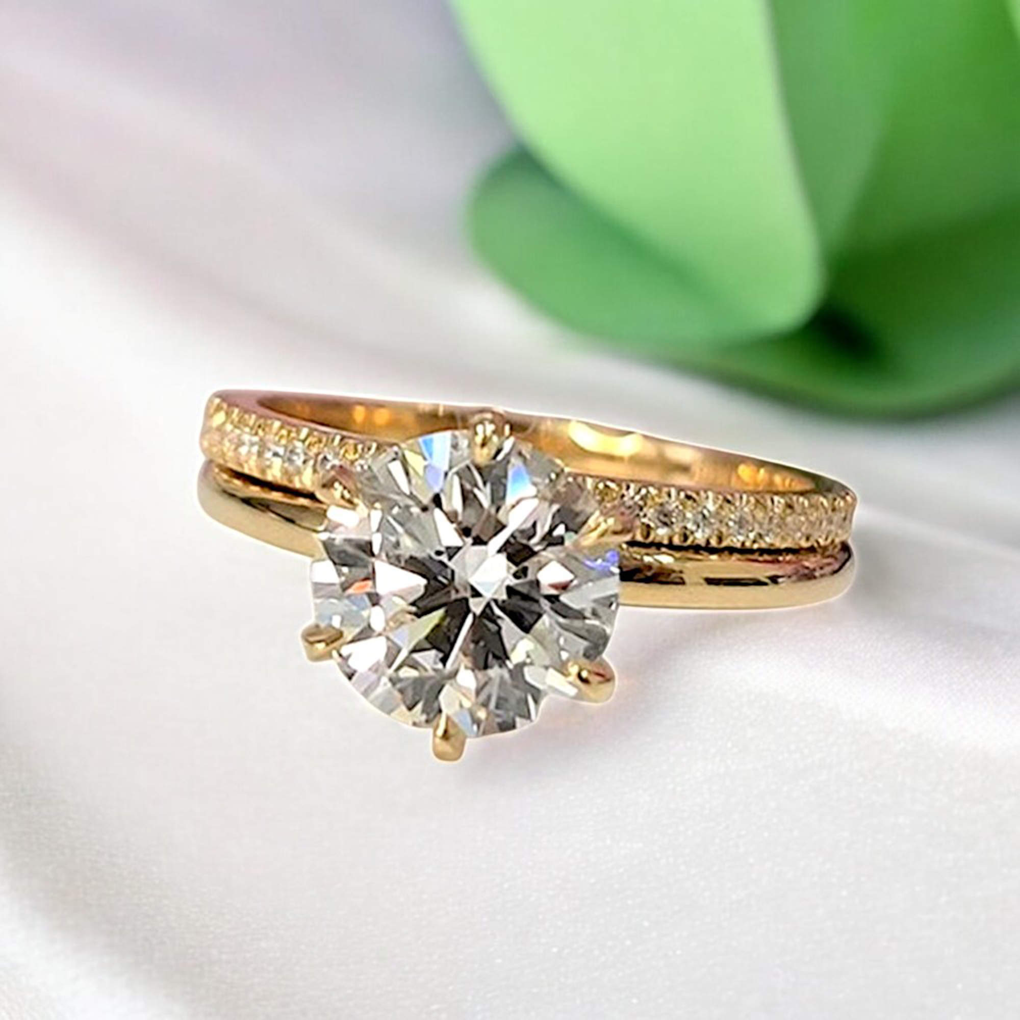 Pre Owned 1.71 cts Round Lab Grown Diamond 18k Yellow Gold Rings Set