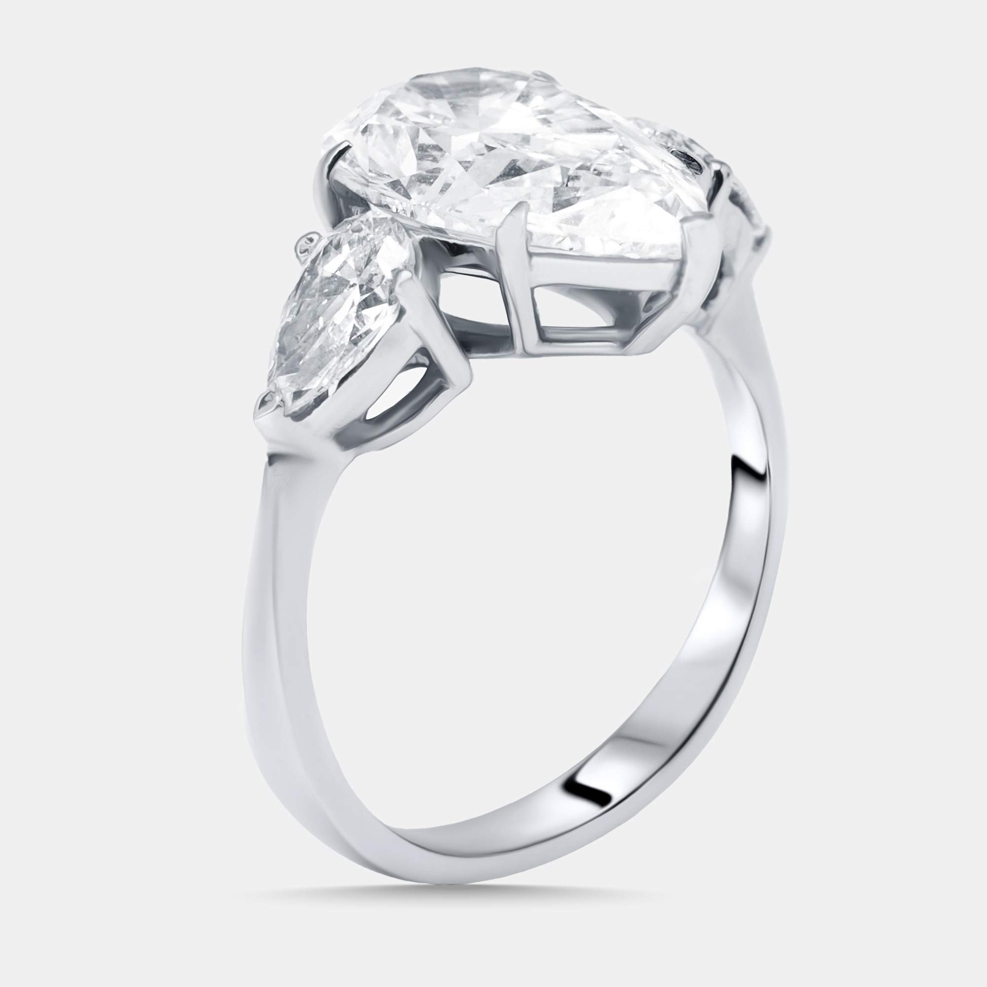 Pre Owned خاتم ألماس مصنع في المختبر بشكل كمثرى بوزن 8 قيراط ذهب أبيض عيار 18 بمقاس 52.