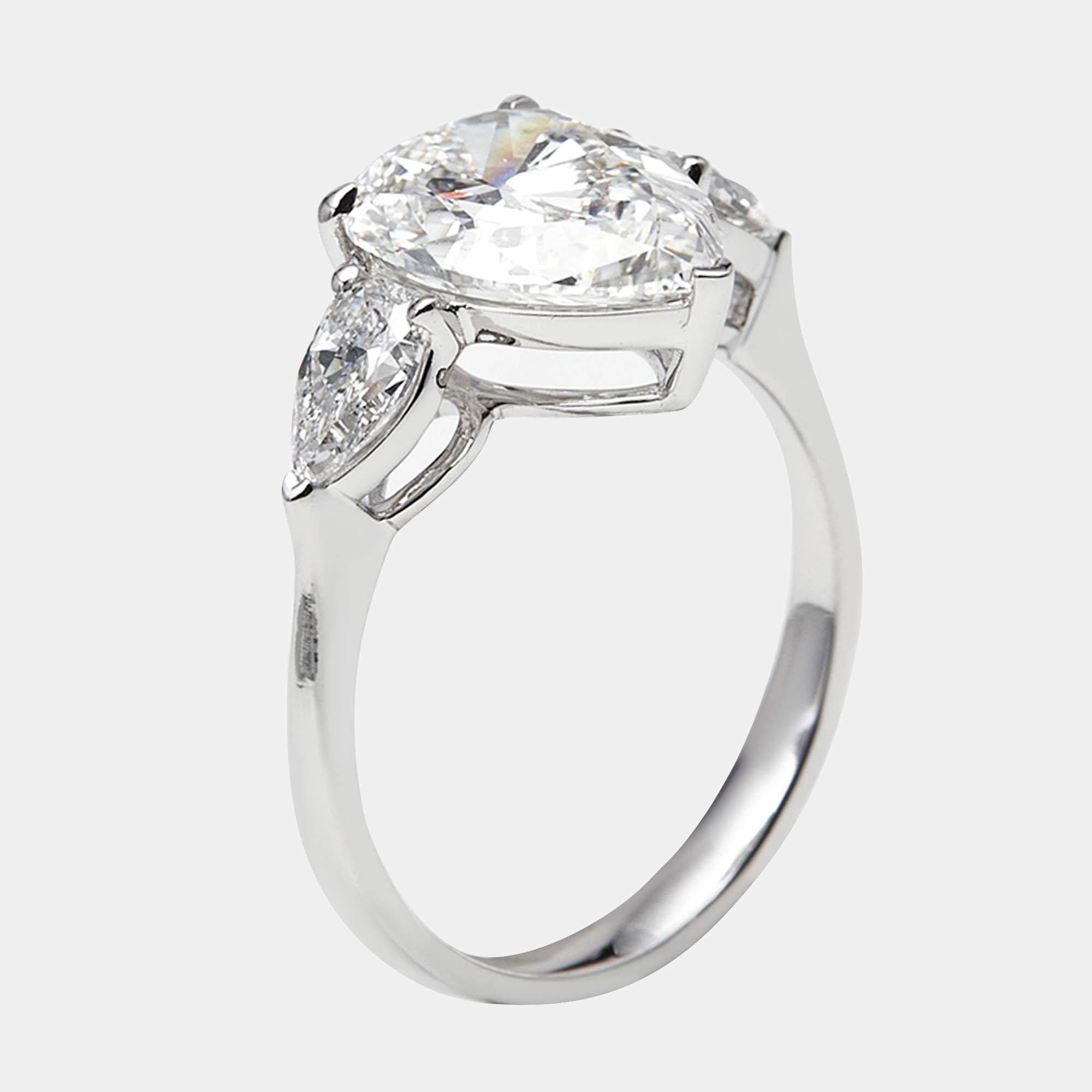 مملوكة مسبقًا خاتم ألماس مُصنَّع في المختبر بشكل إجاصي بوزن 3.4 قيراط من الذهب الأبيض عيار 18 بحجم 52.