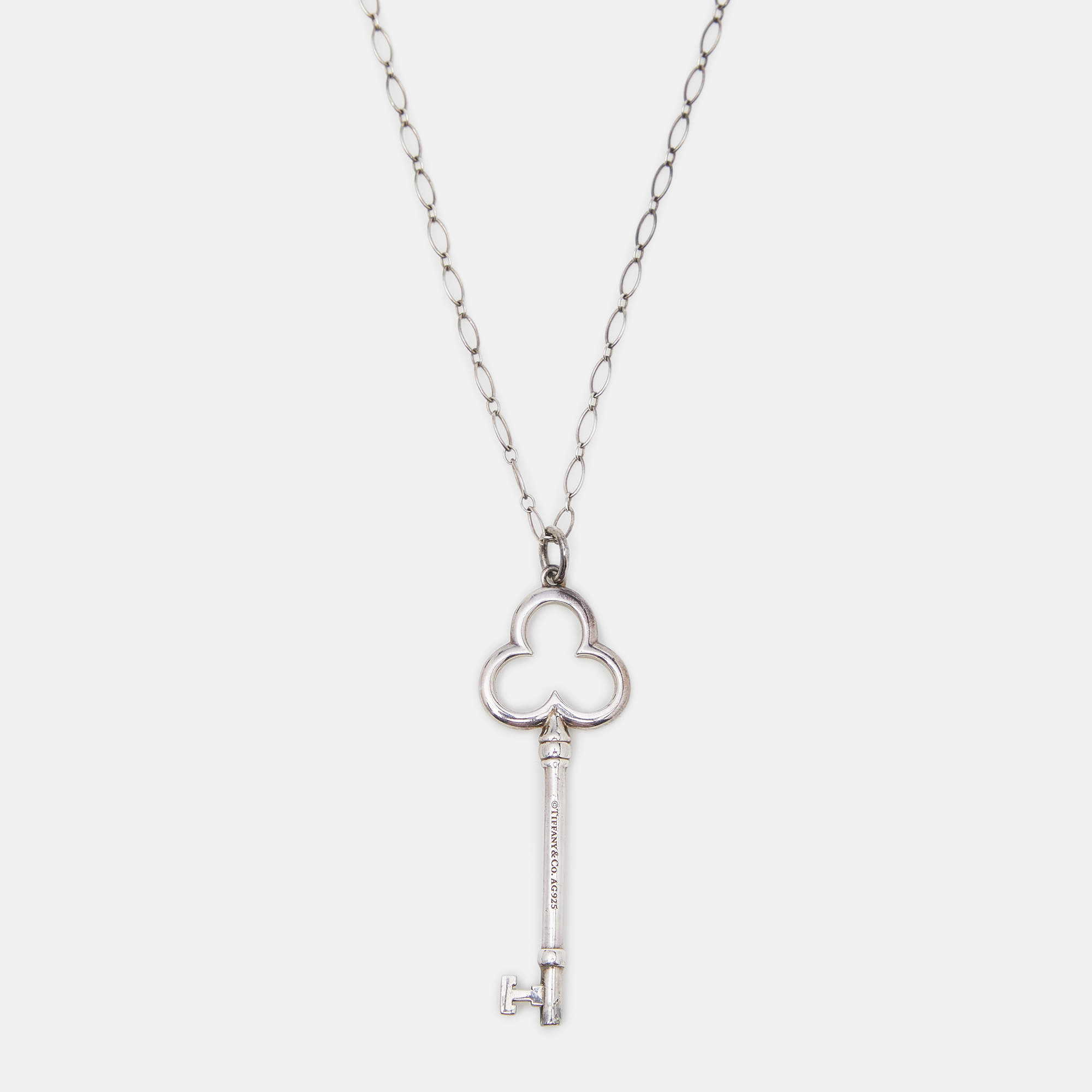 Tiffany & Co. Trefoil Key Sterling Silver Pendant Oval Link Chain Necklace