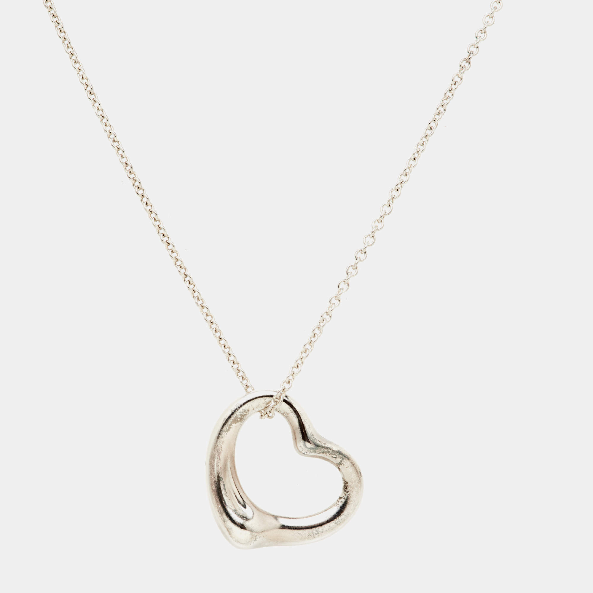 مملوكة مسبقًا Tiffany & Co. Elsa Peretti Open Heart Sterling Silver Necklace