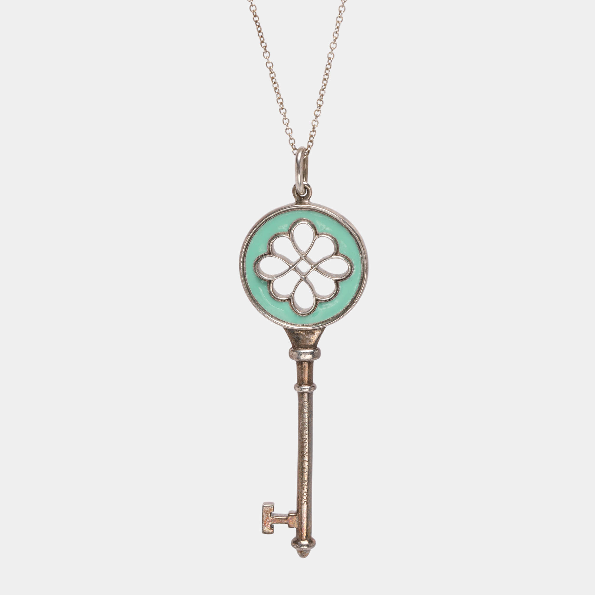 Pre Owned Tiffany & Co. Knot Key Enamel Silver Pendant Oval Chain Link Necklace 