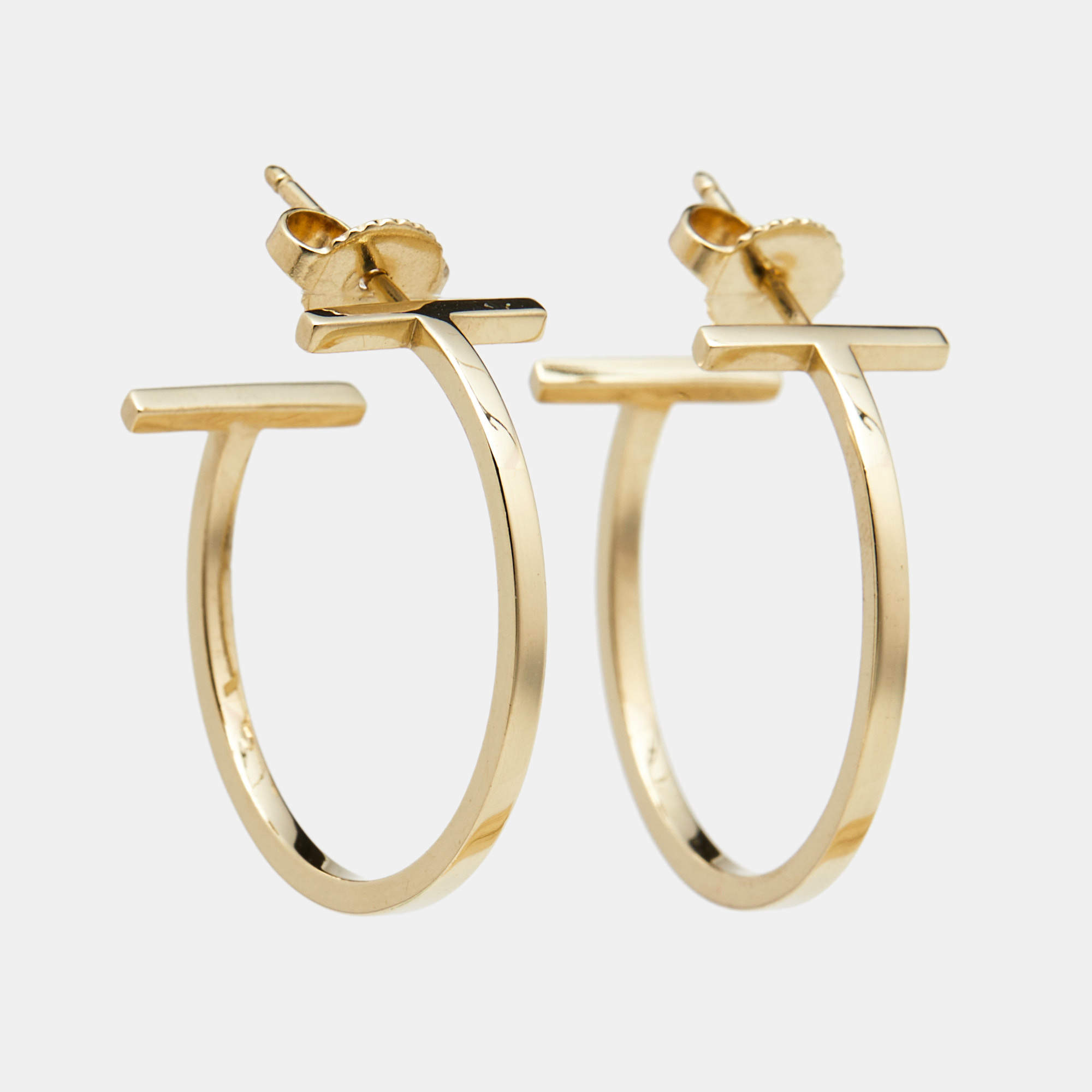 Pre Owned Tiffany & Co. Tiffany T Wire Medium Model 18k Yellow Gold Hoop Earrings