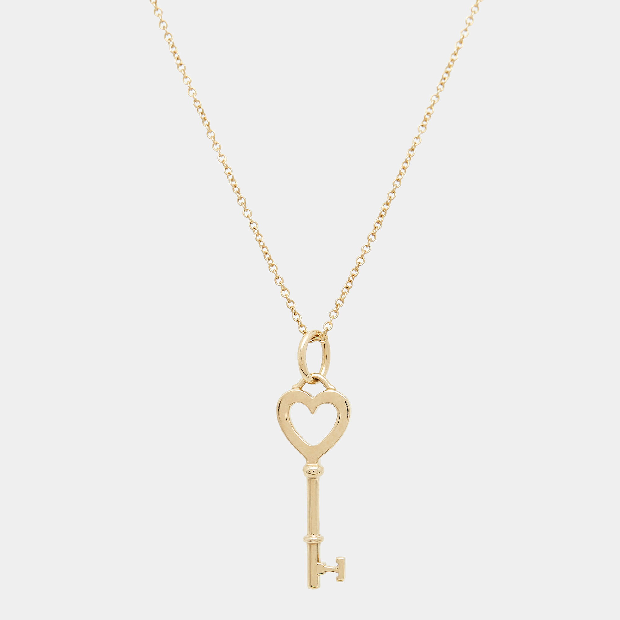 مملوكة مسبقًا Tiffany & Co. Heart Key 18k Yellow Gold Pendant Necklace
