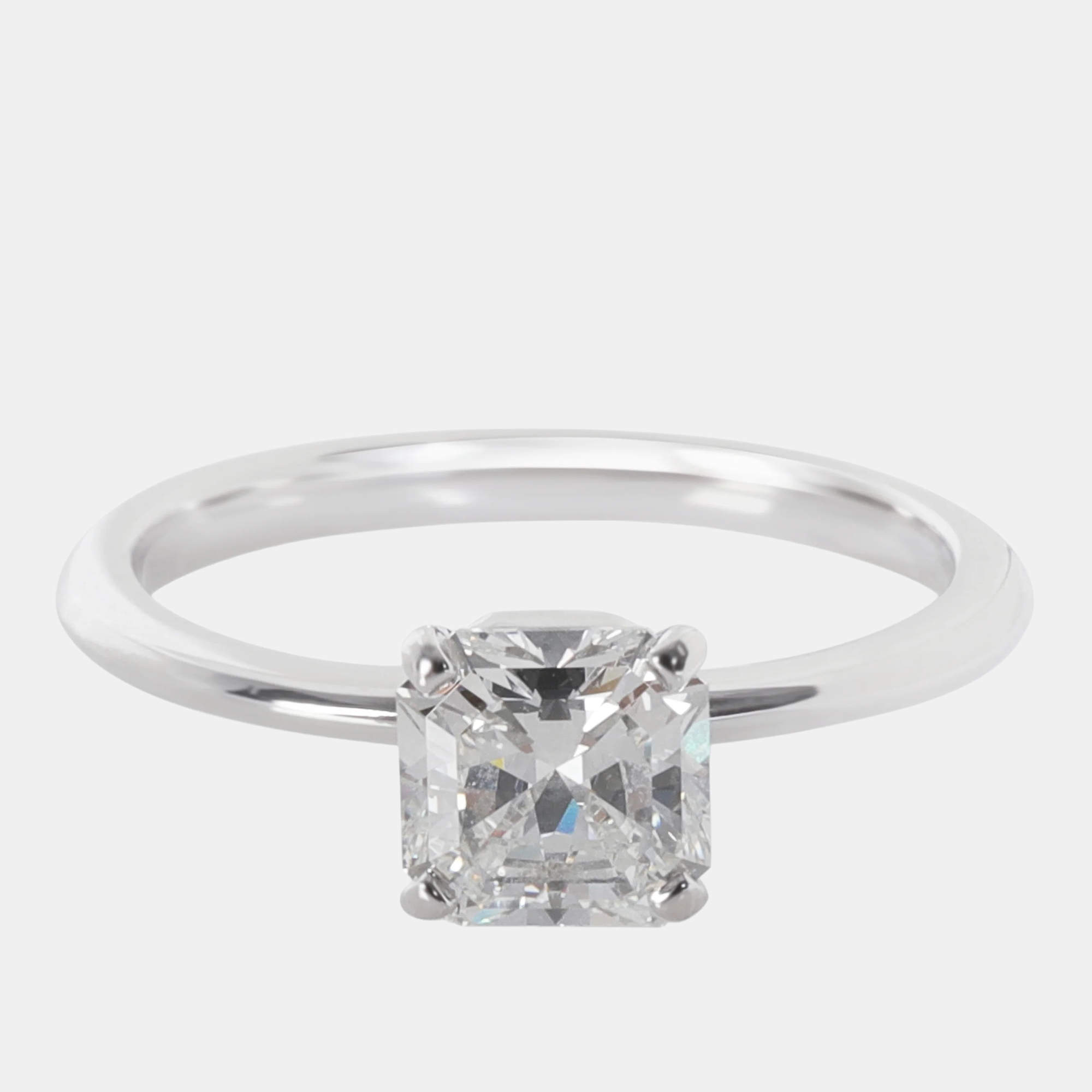 مملوكة مسبقًا Tiffany & Co. Tiffany True Platinum 0.78 Ct Diamond Solitaire Engagement Ring EU 48