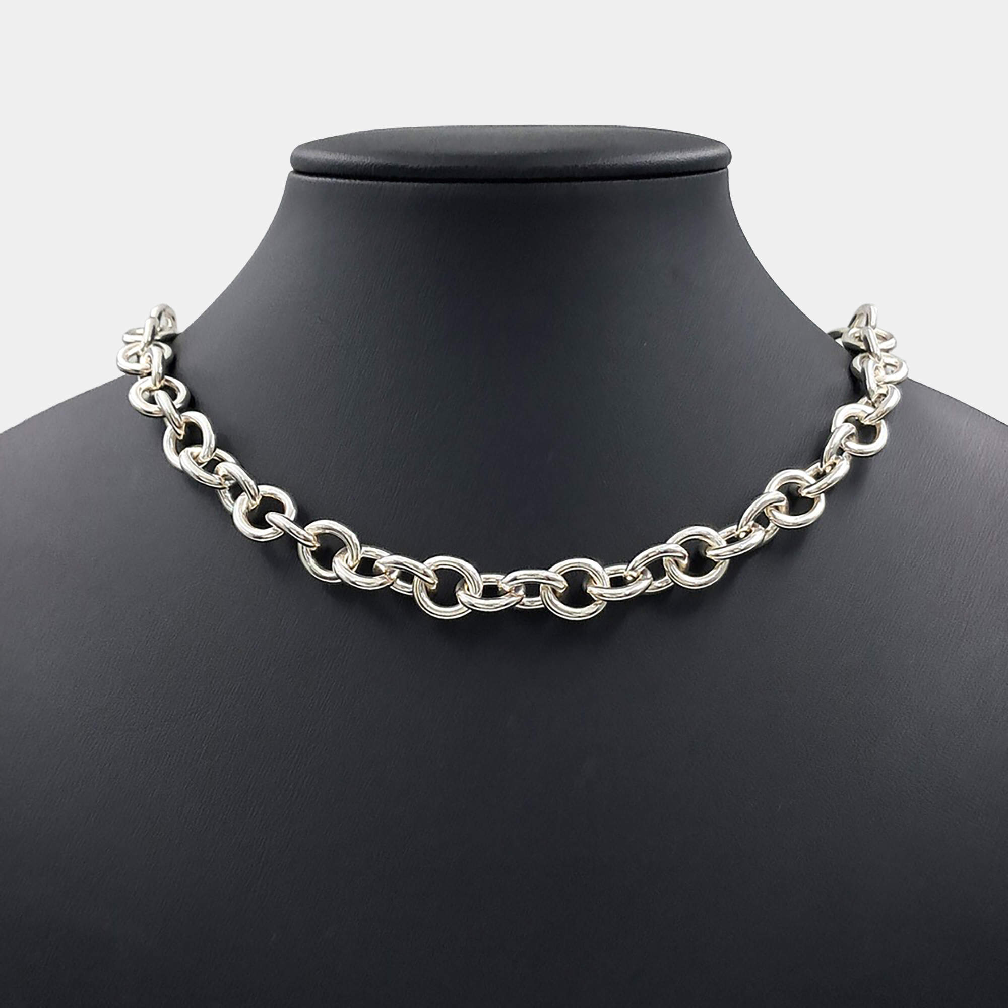 مملوكة مسبقًا قِلادة تيفاني & كو. ألماس فضي قَلب تَاج رِيتورن({'1'})