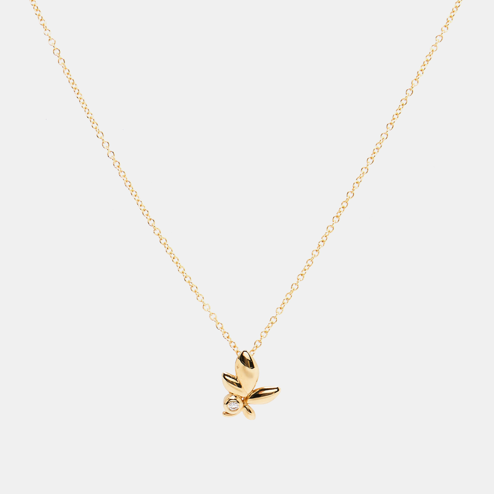Pre Owned Tiffany & Co. Paloma Picasso Olive Leaf Diamond 18k Yellow Gold Pendant Necklace